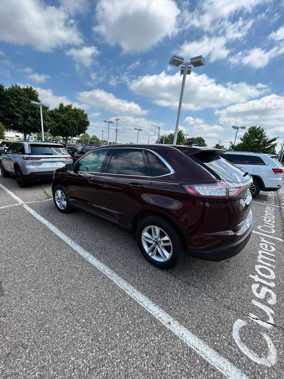 Thumbnail: 2017 Ford Edge - 24