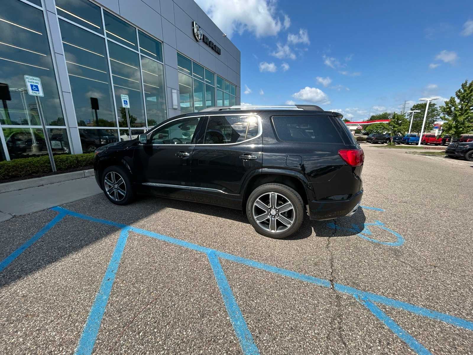 Thumbnail: 2019 GMC Acadia - 23