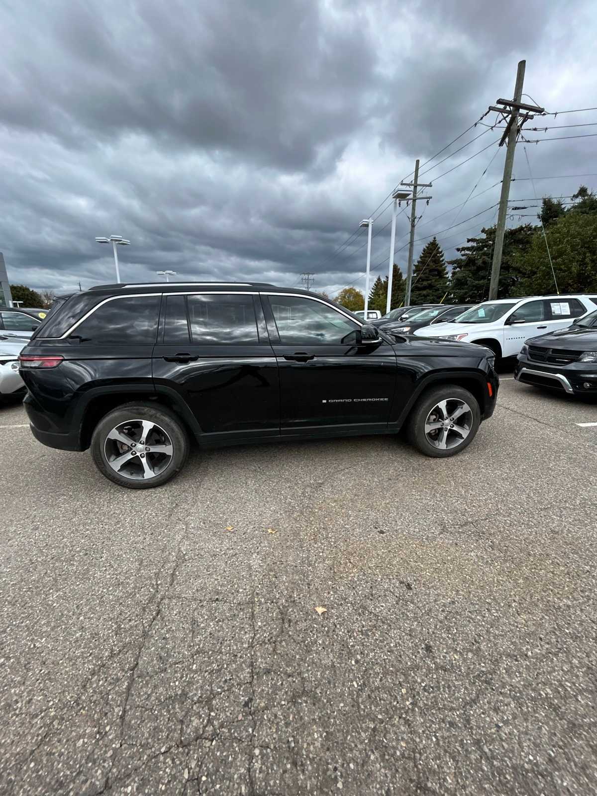 Thumbnail: 2023 Jeep Grand Cherokee - 11