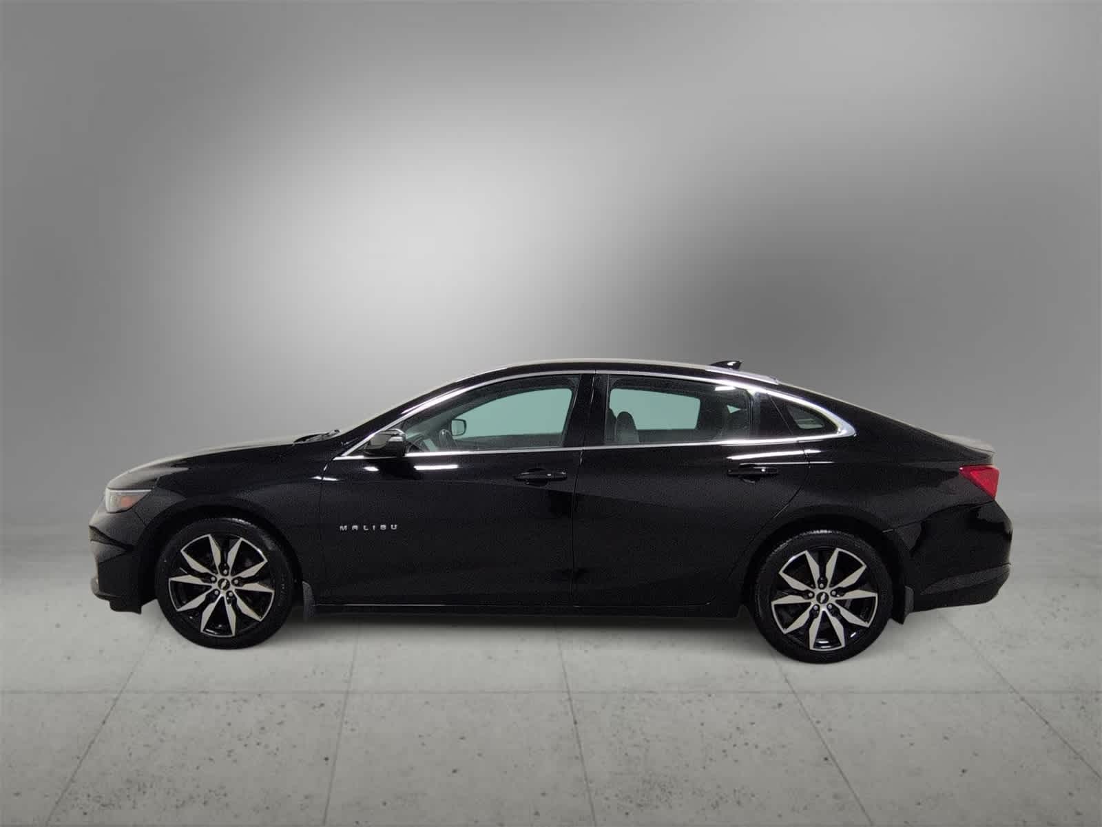 Thumbnail: 2018 Chevrolet Malibu - 5