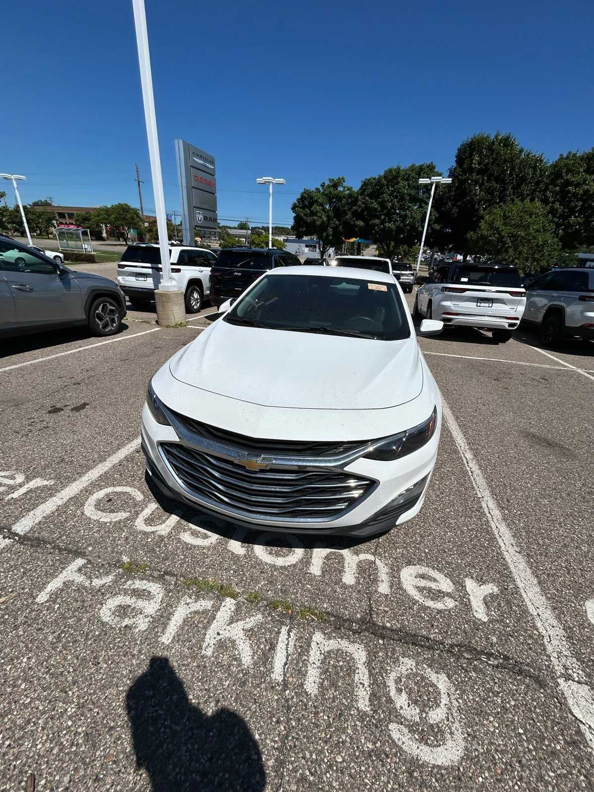 Thumbnail: 2023 Chevrolet Malibu - 6