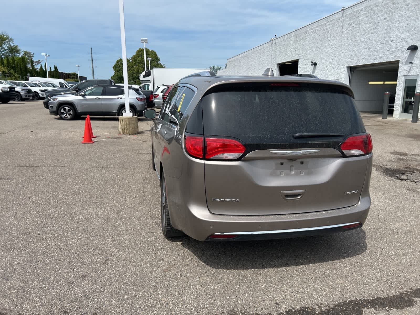 2018 Chrysler Pacifica Limited 24