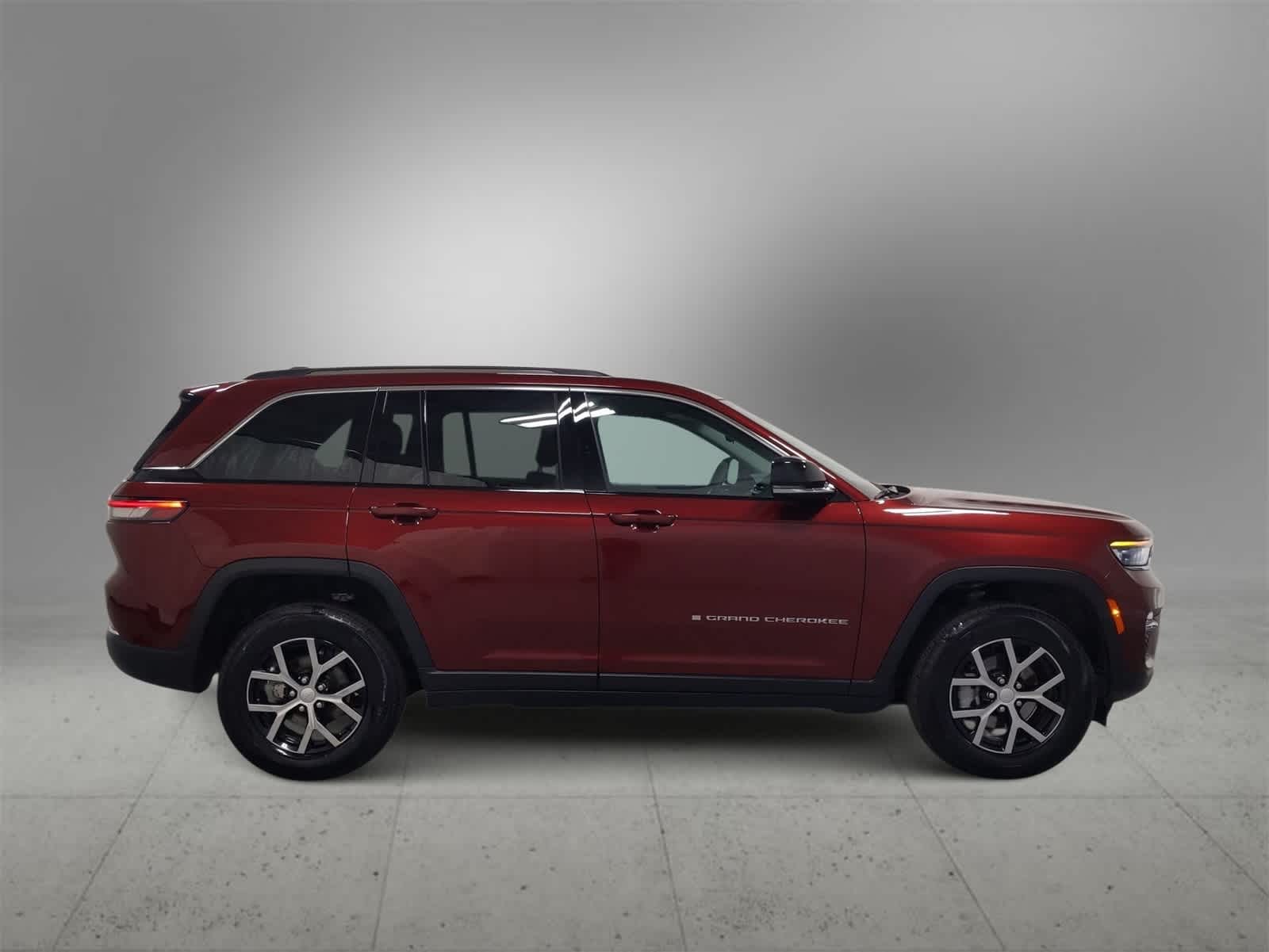 Thumbnail: 2023 Jeep Grand Cherokee - 9