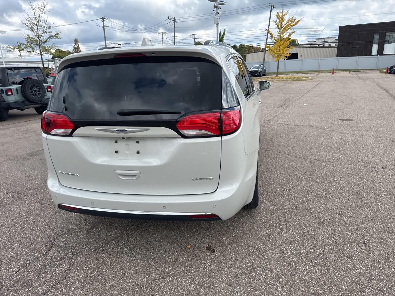 Thumbnail: 2020 Chrysler Pacifica - 20