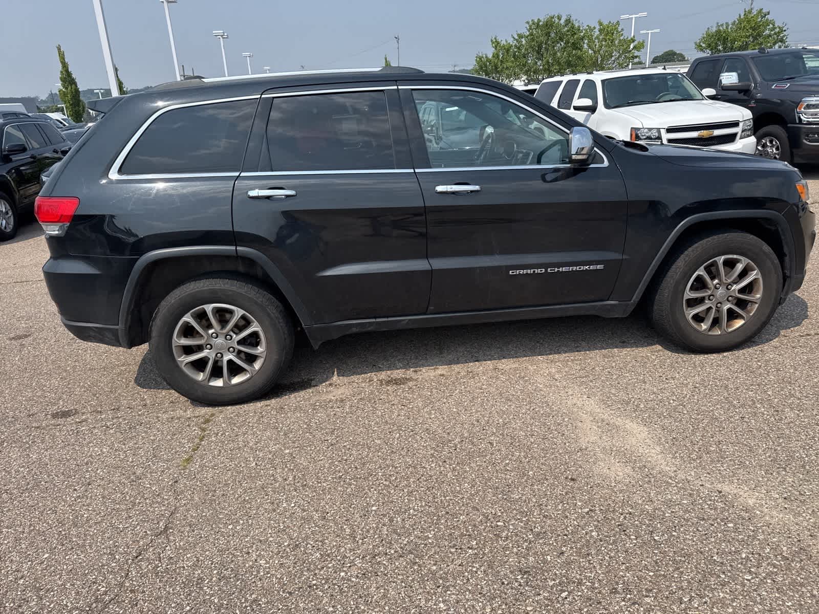 Thumbnail: 2015 Jeep Grand Cherokee - 12