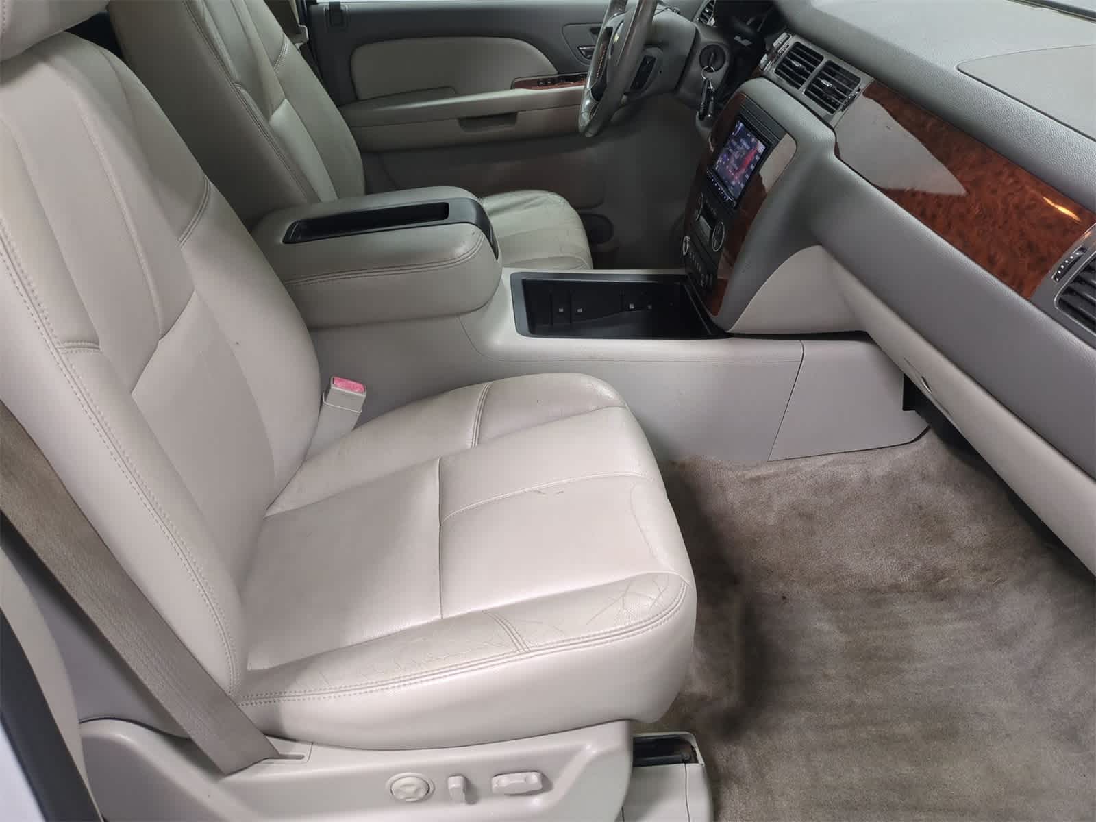 Thumbnail: 2008 Chevrolet Suburban - 22