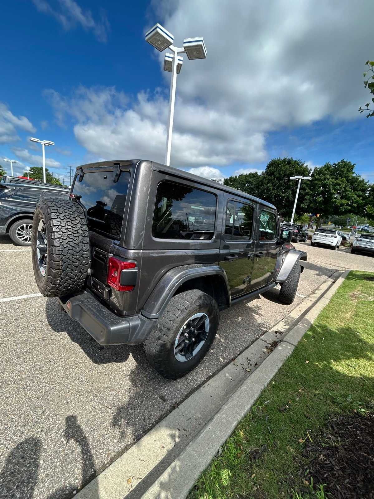 Thumbnail: 2021 Jeep Wrangler - 13