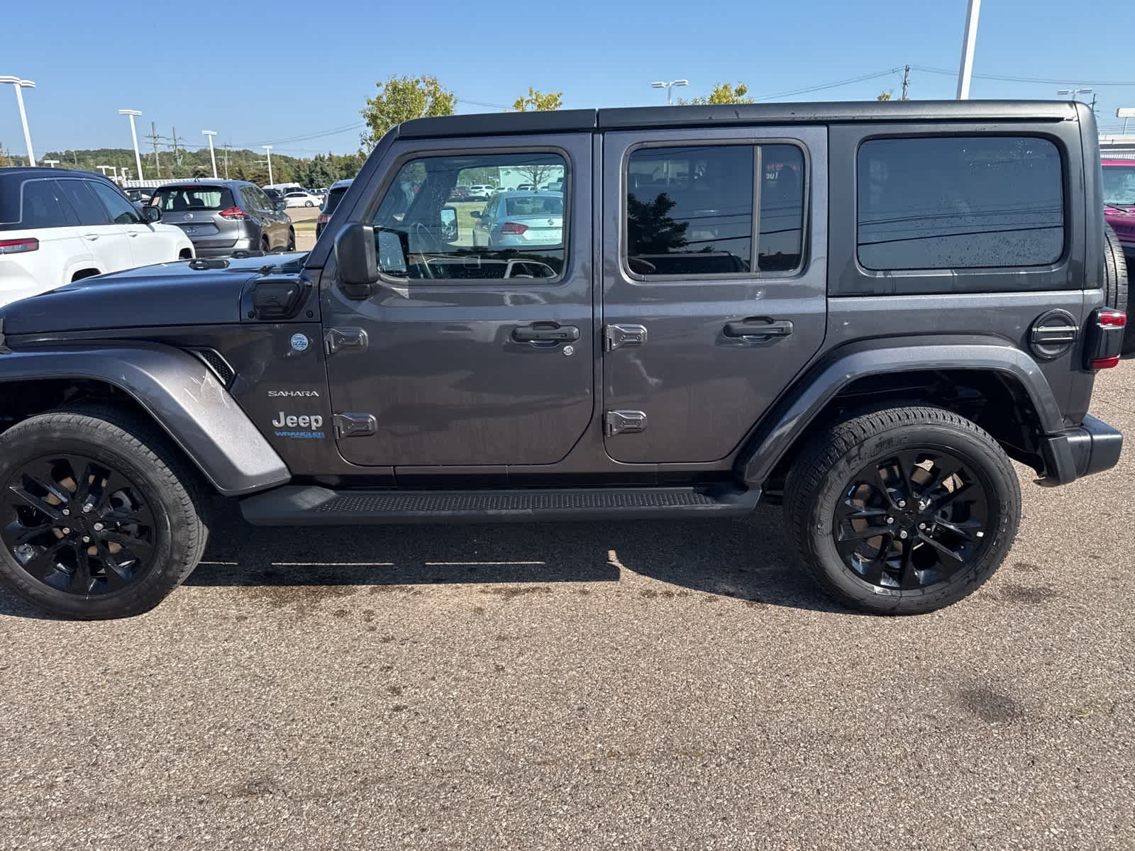 Thumbnail: 2022 Jeep Wrangler - 22