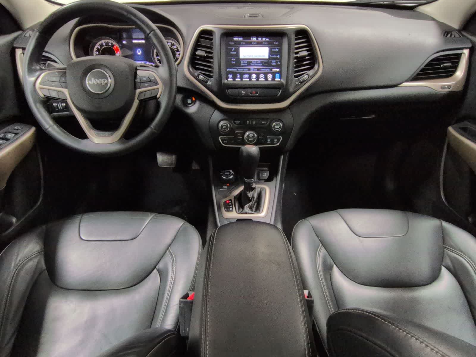 Thumbnail: 2018 Jeep Cherokee - 16
