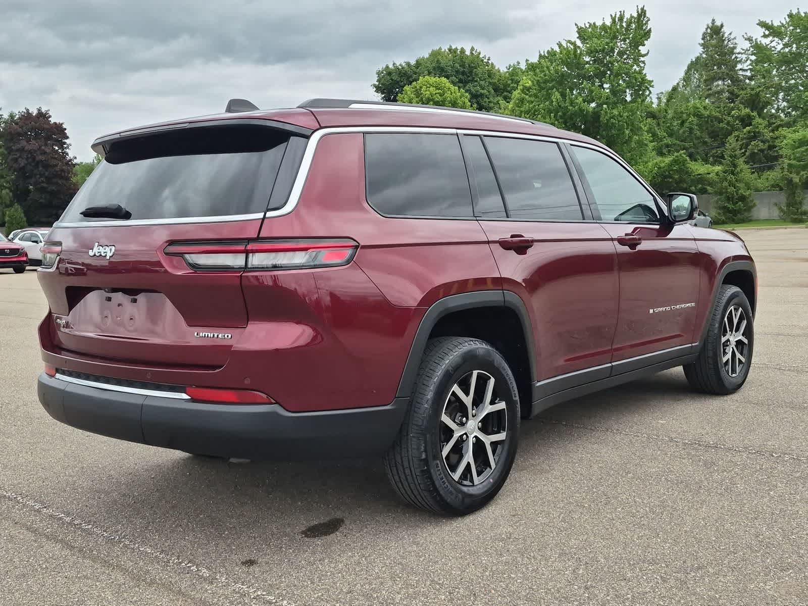 Thumbnail: 2023 Jeep Grand Cherokee L - 14