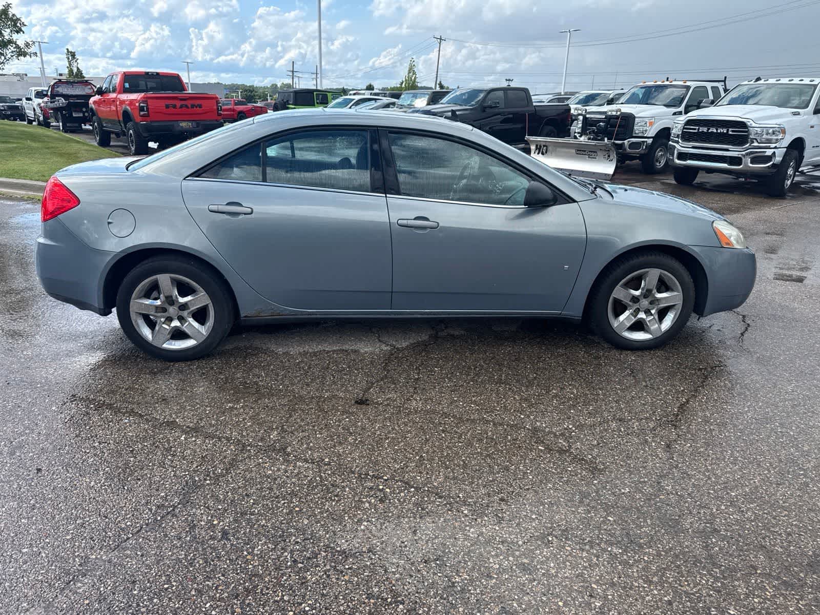 Thumbnail: 2009 Pontiac G6 - 5