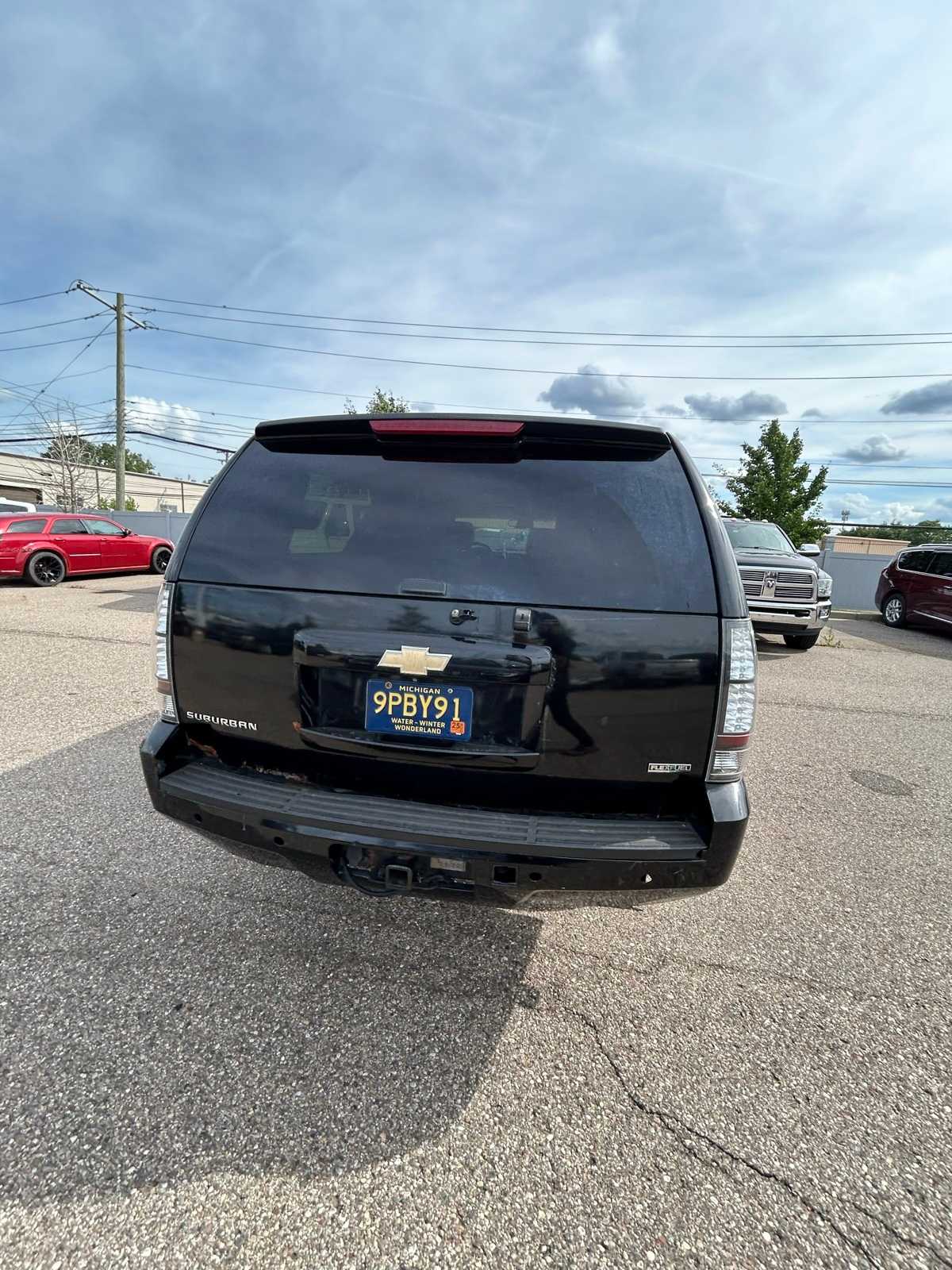 Thumbnail: 2011 Chevrolet Suburban - 23