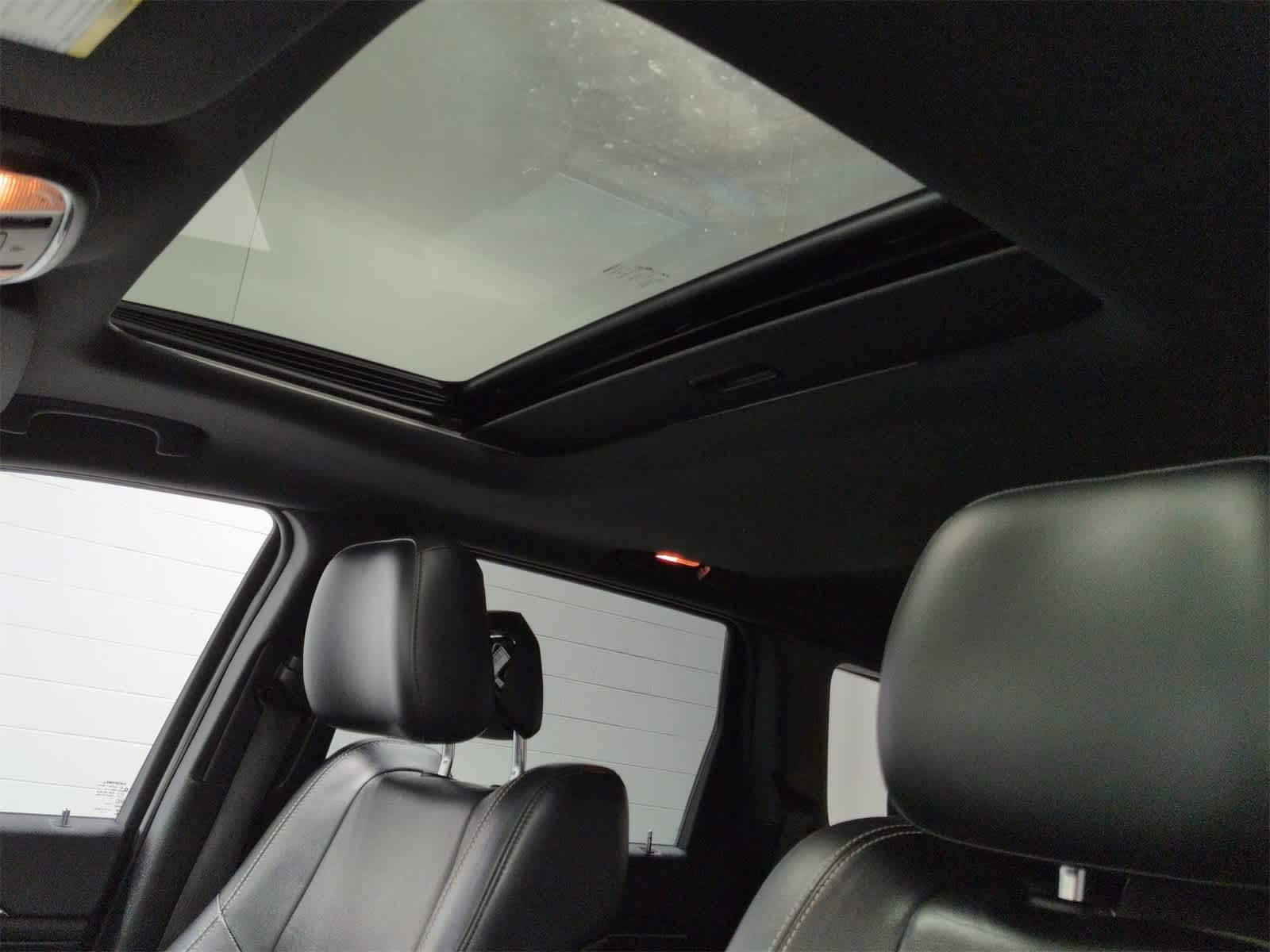 Thumbnail: 2015 Jeep Grand Cherokee - 20