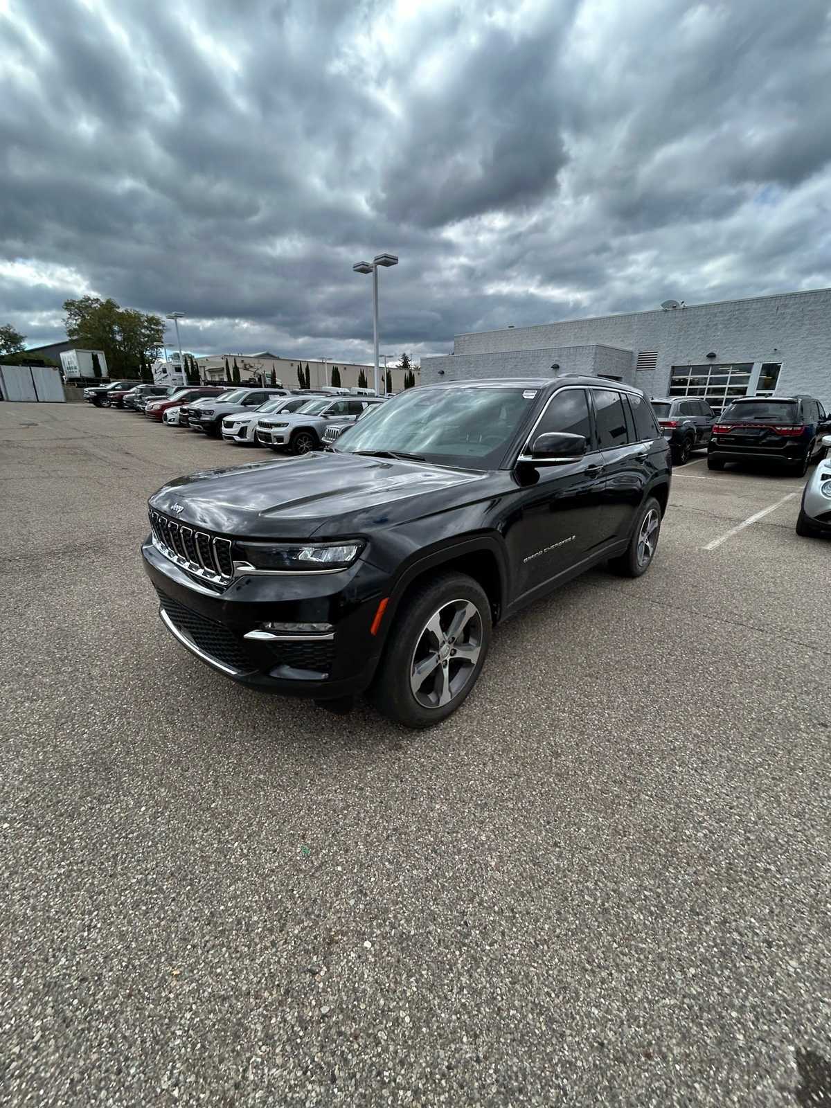 Thumbnail: 2023 Jeep Grand Cherokee - 4