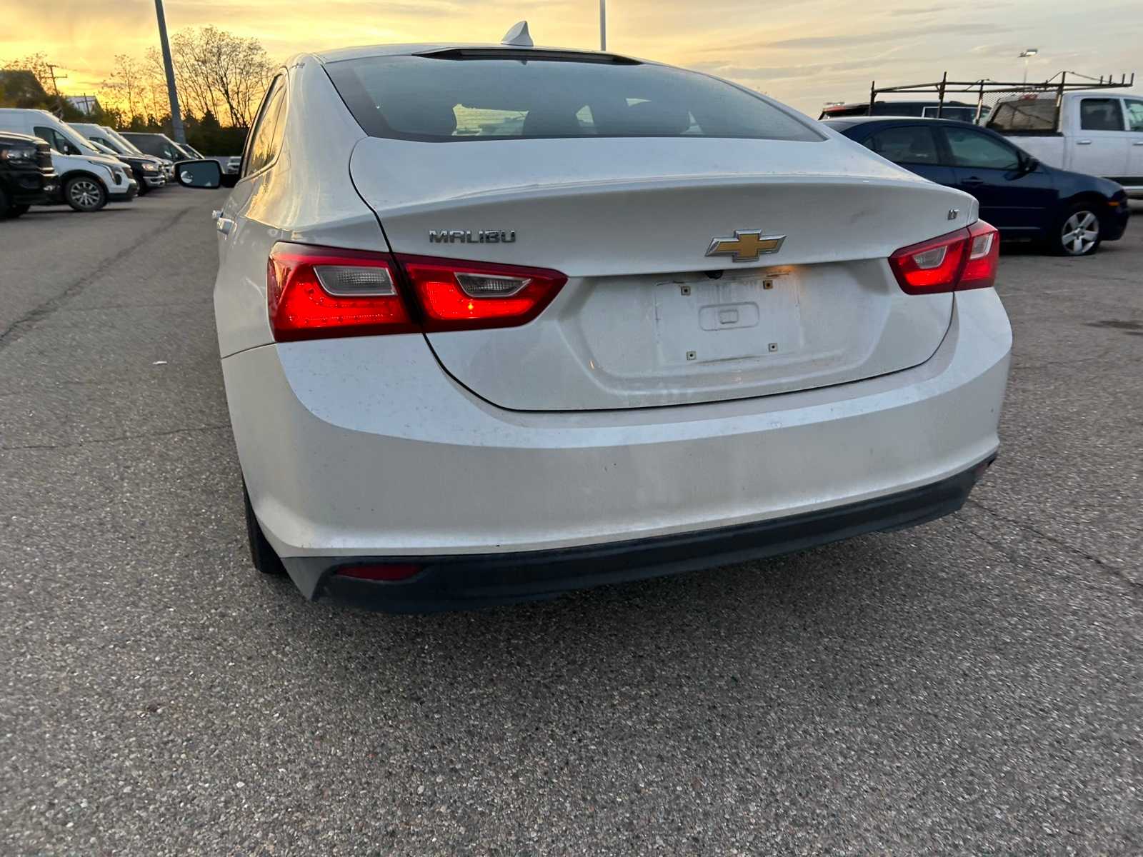 Thumbnail: 2016 Chevrolet Malibu - 22