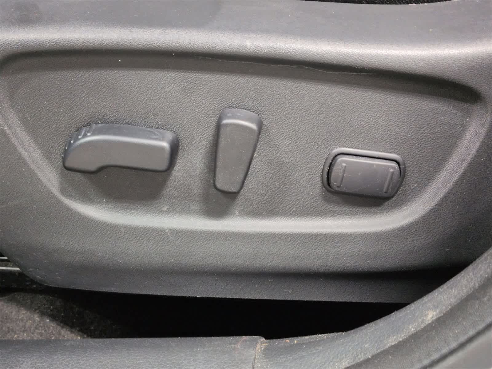 Thumbnail: 2017 Nissan Rogue - 17