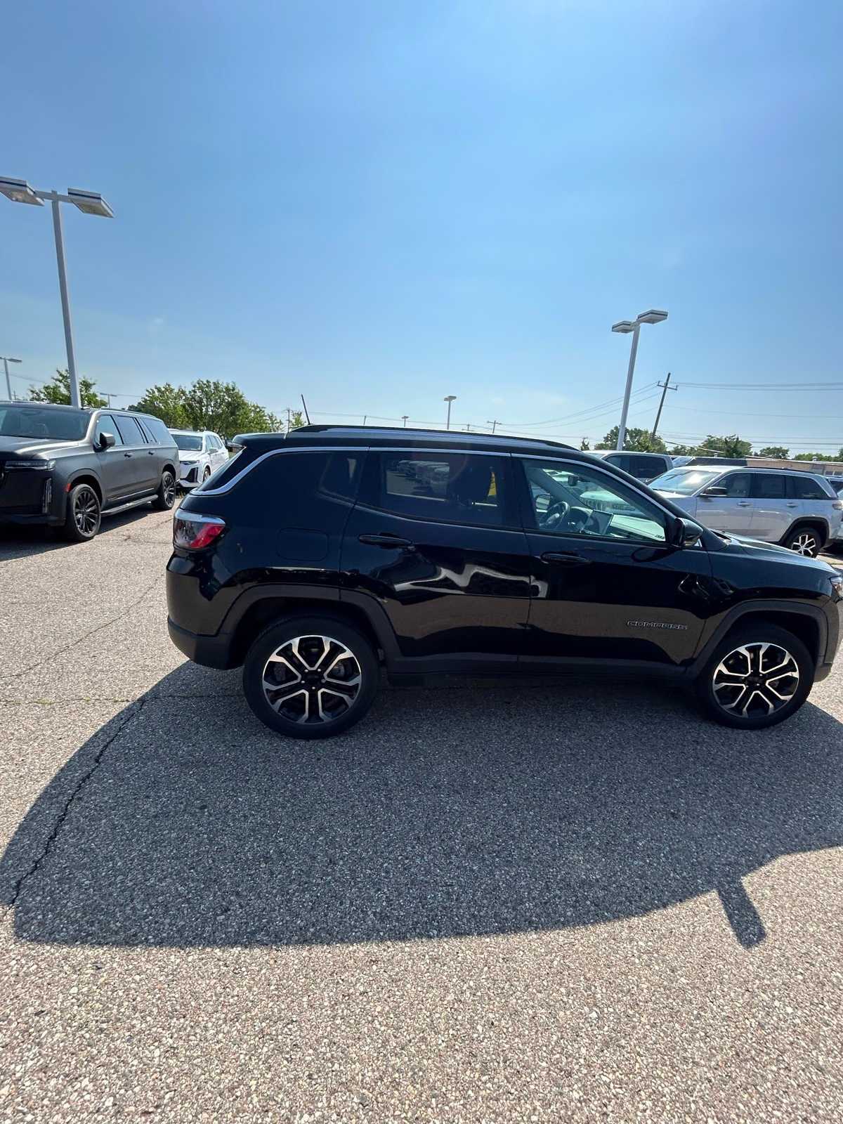 Thumbnail: 2022 Jeep Compass - 12