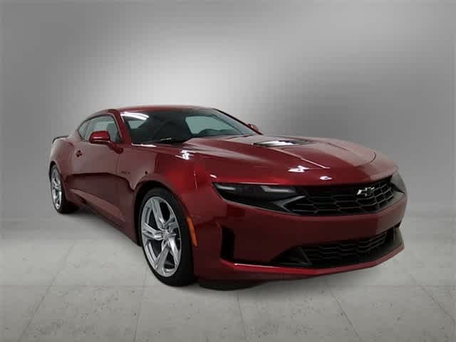 Used 2021 Chevrolet Camaro LT1 with VIN 1G1FE1R71M0131213 for sale in Farmington, MI