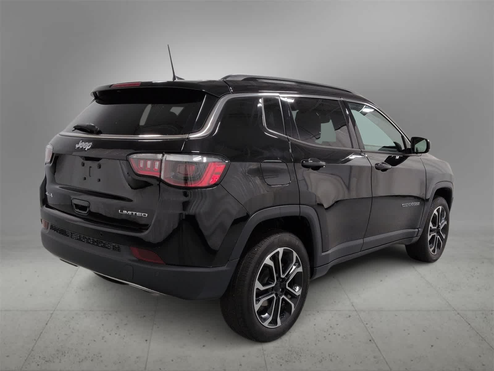 Thumbnail: 2023 Jeep Compass - 8