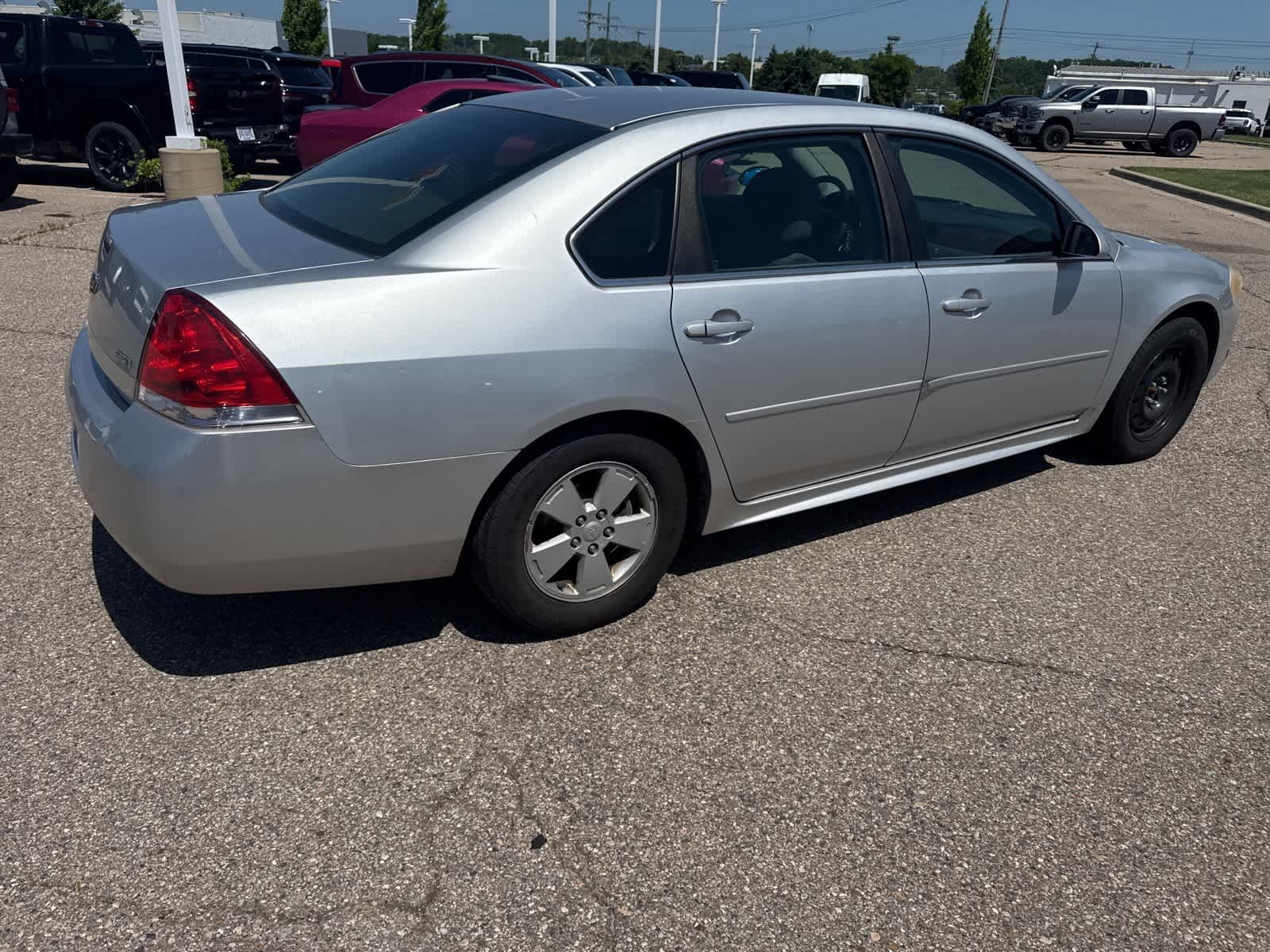 Thumbnail: 2011 Chevrolet Impala - 14