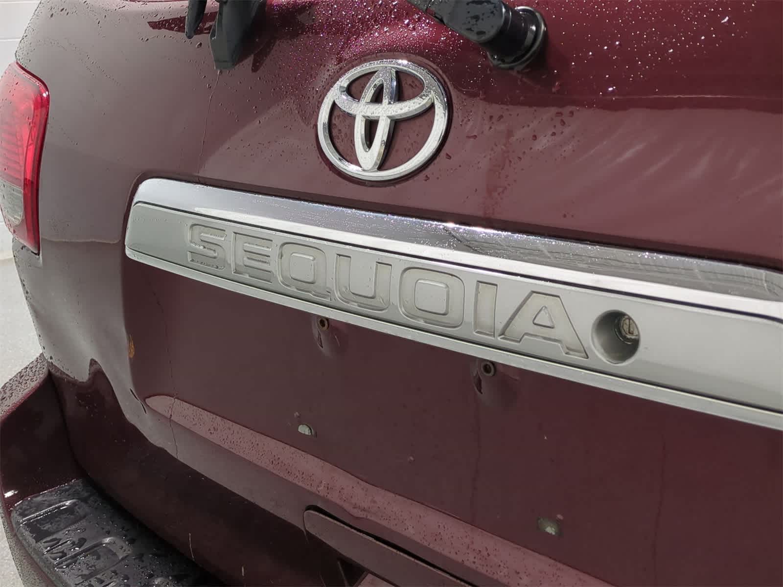 Thumbnail: 2011 Toyota Sequoia - 13