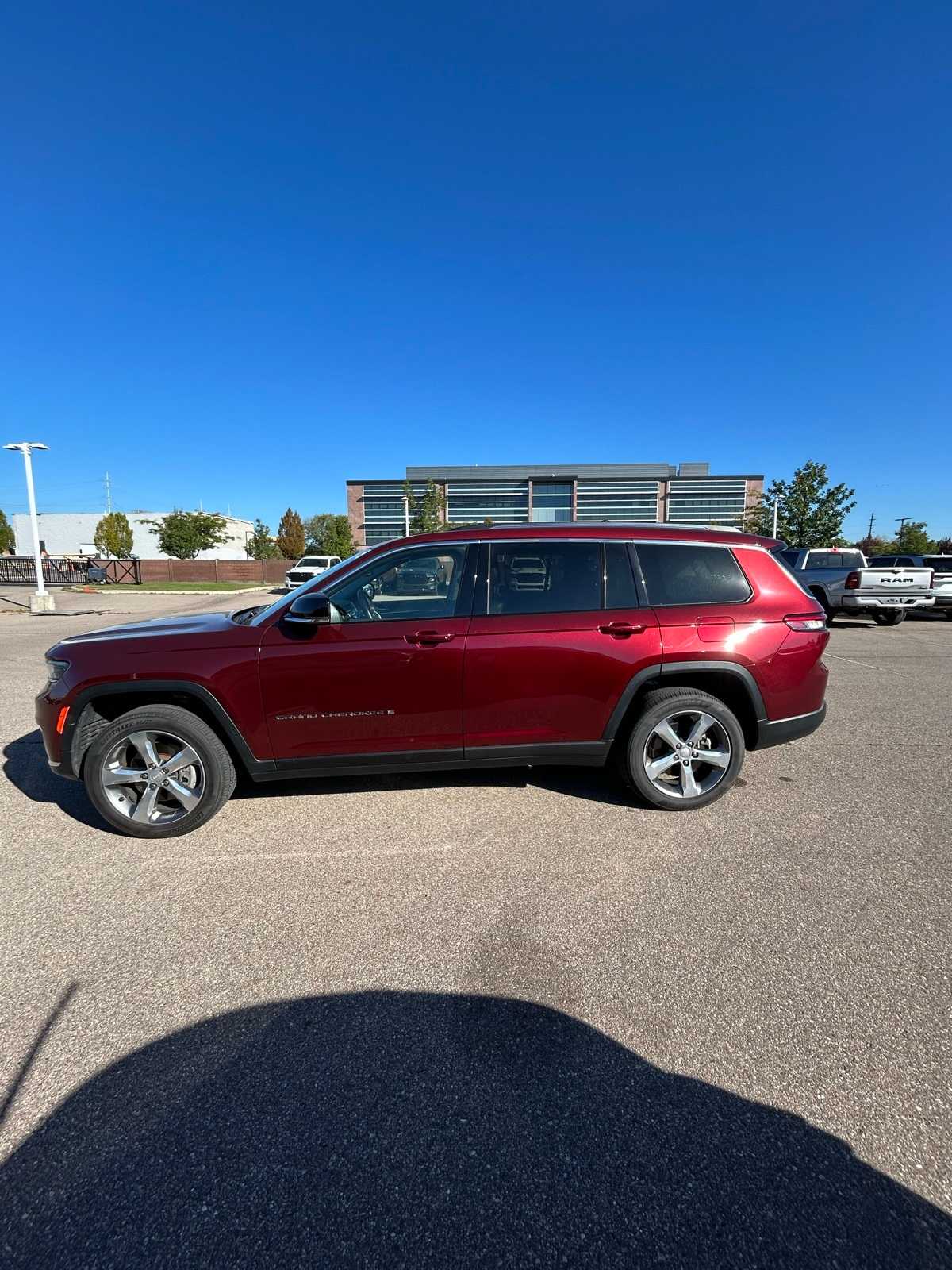 Thumbnail: 2021 Jeep Grand Cherokee L - 24