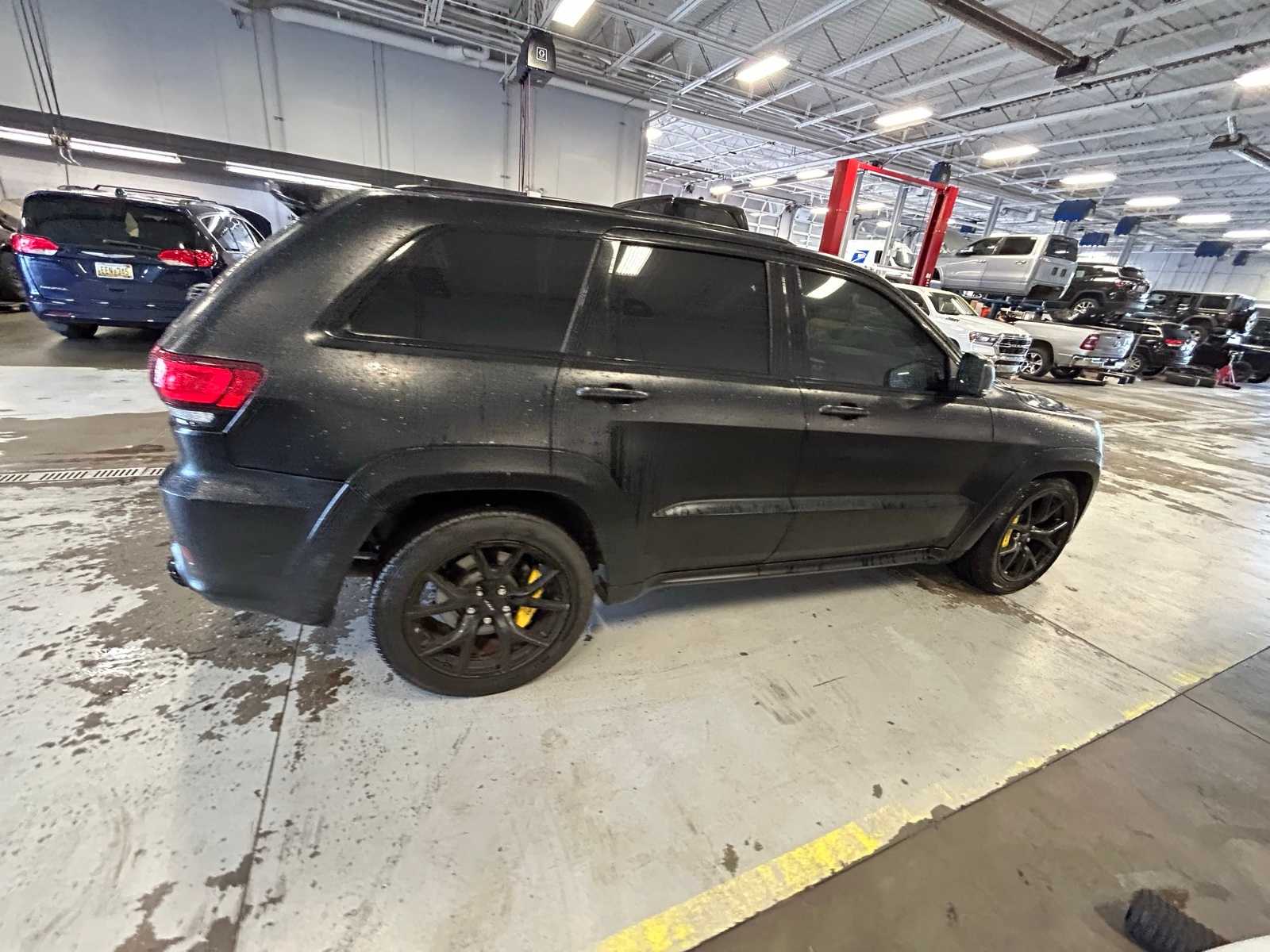 Thumbnail: 2020 Jeep Grand Cherokee - 12