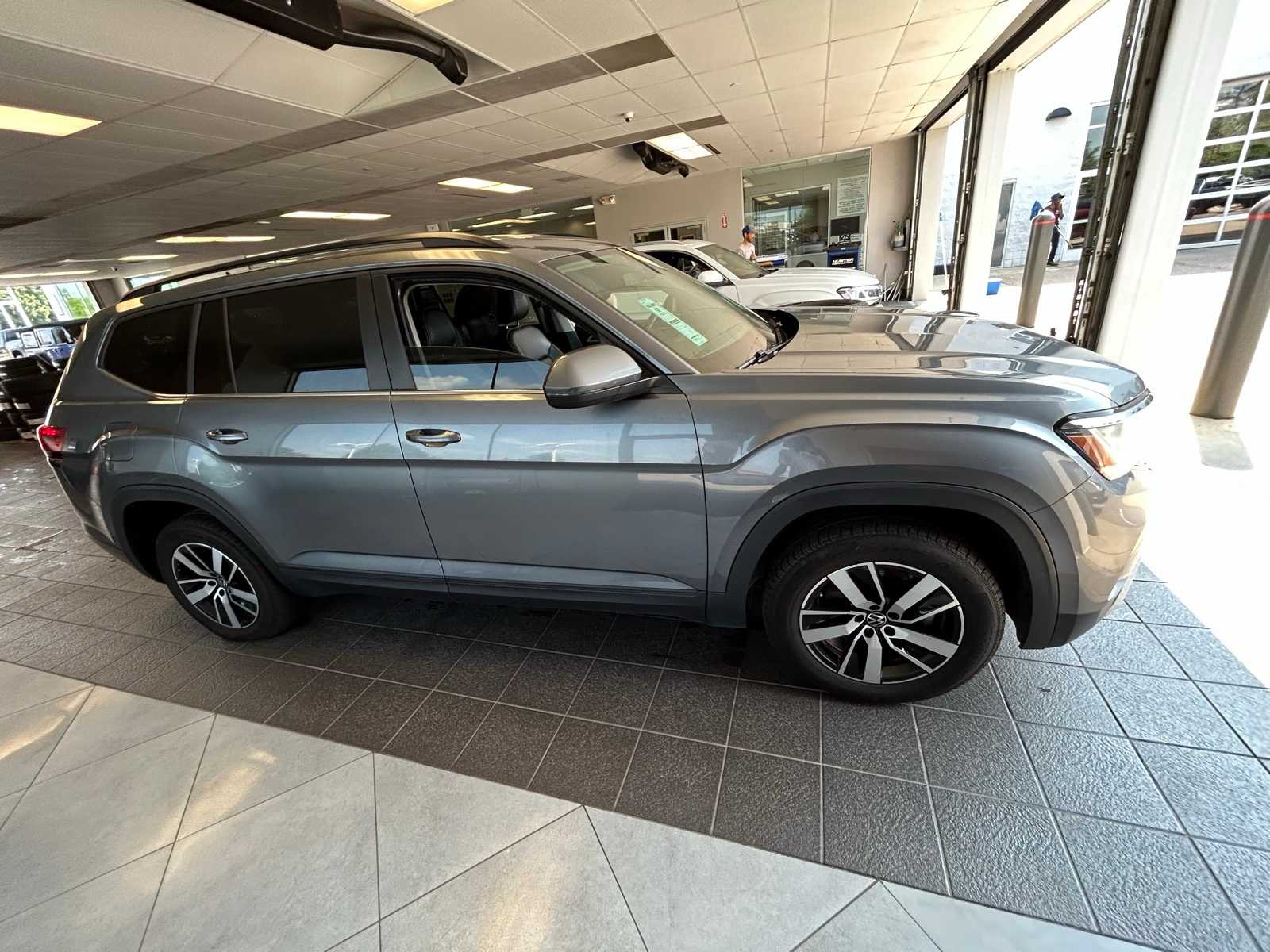 Thumbnail: 2022 Volkswagen Atlas - 9