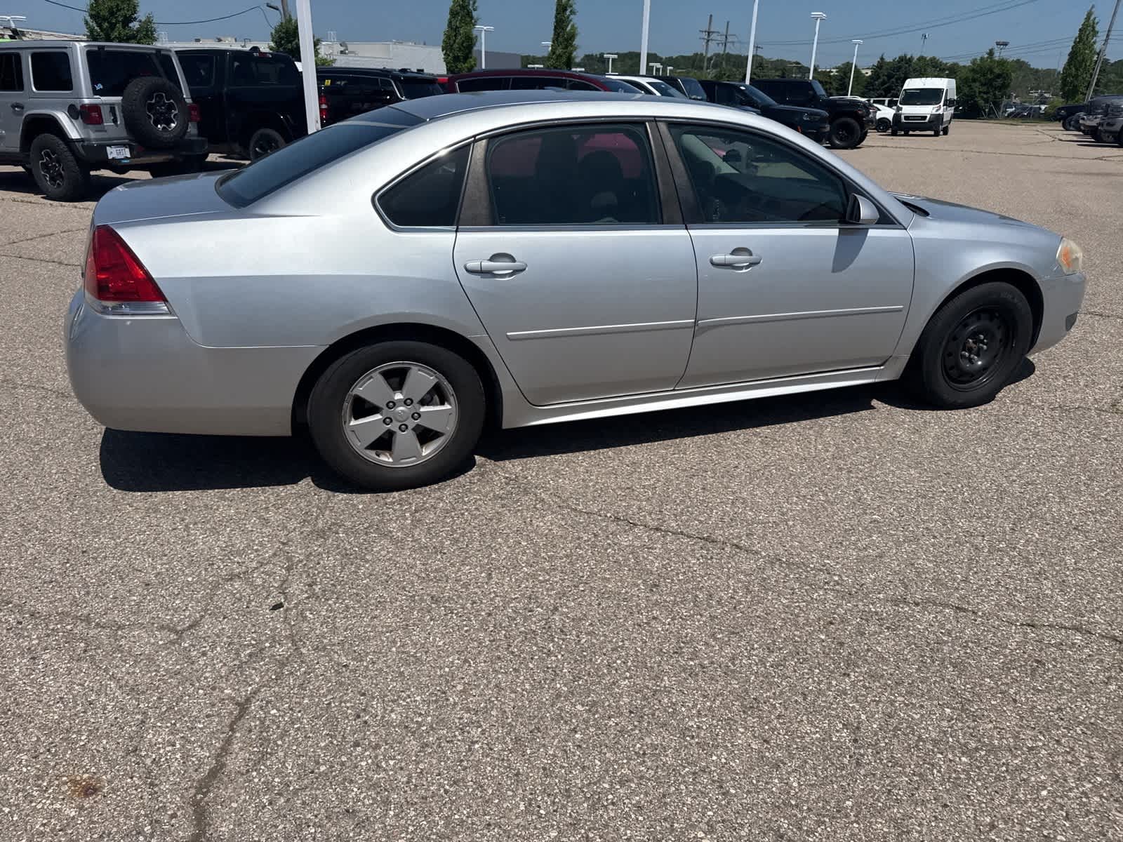 Thumbnail: 2011 Chevrolet Impala - 13