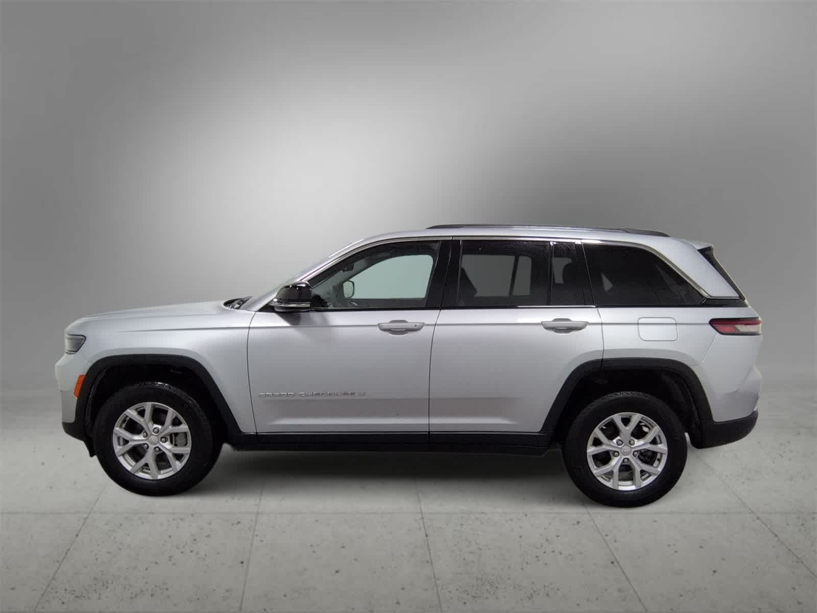 Thumbnail: 2023 Jeep Grand Cherokee - 5