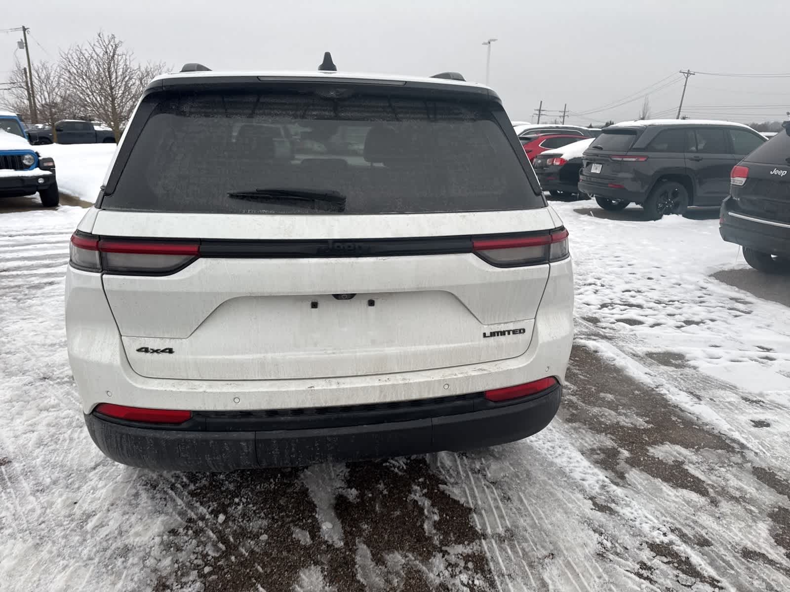 Thumbnail: 2023 Jeep Grand Cherokee - 11