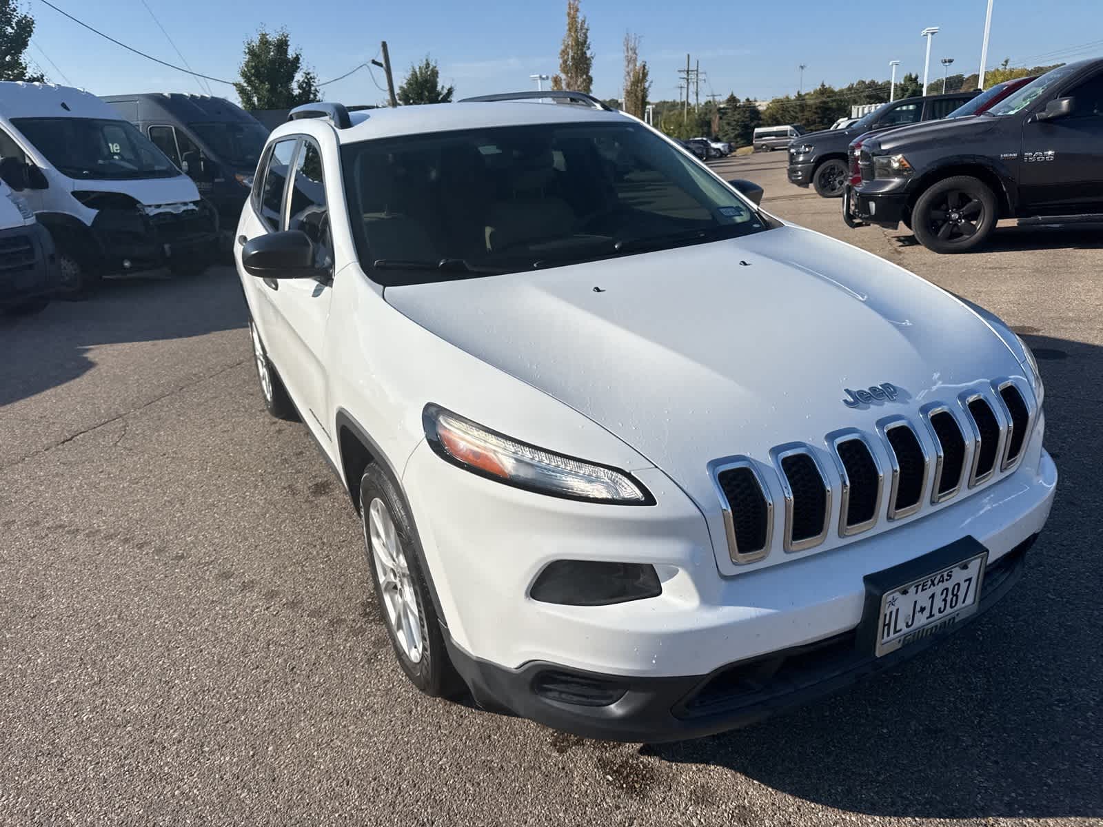 Thumbnail: 2016 Jeep Cherokee - 5