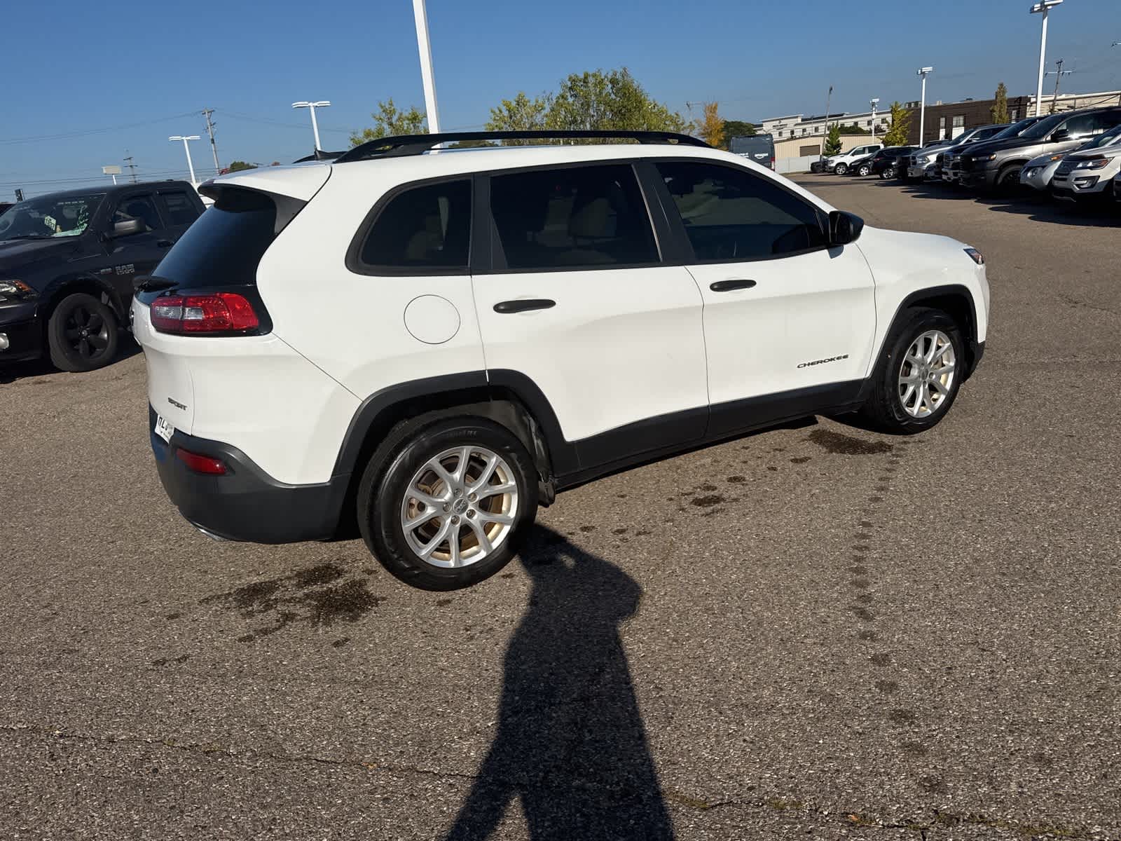 Thumbnail: 2016 Jeep Cherokee - 12