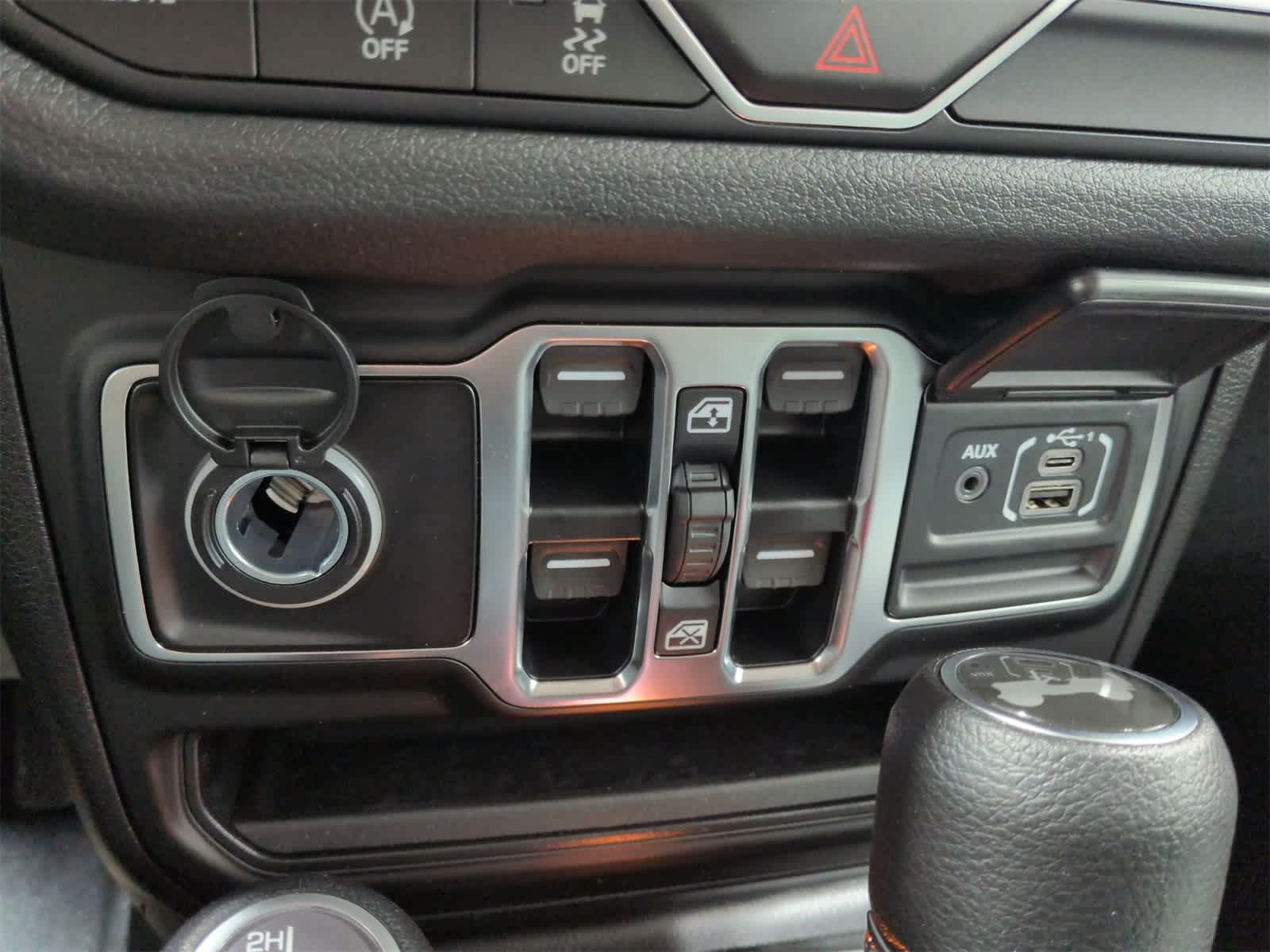 Thumbnail: 2025 Jeep Wrangler - 31