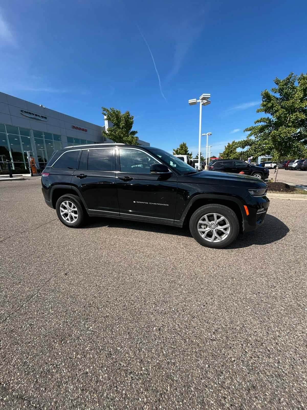 Thumbnail: 2022 Jeep Grand Cherokee - 11