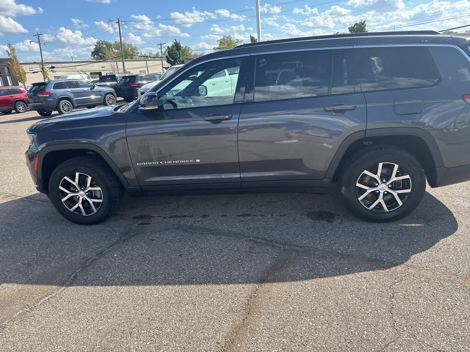 Thumbnail: 2024 Jeep Grand Cherokee L - 24