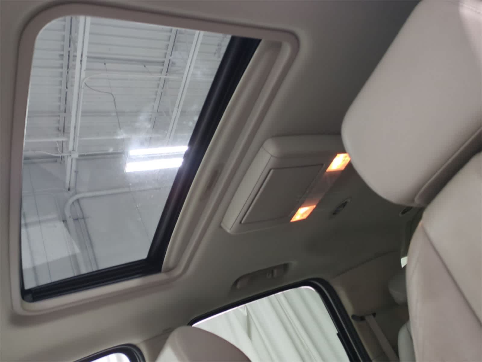 Thumbnail: 2008 Chevrolet Suburban - 19