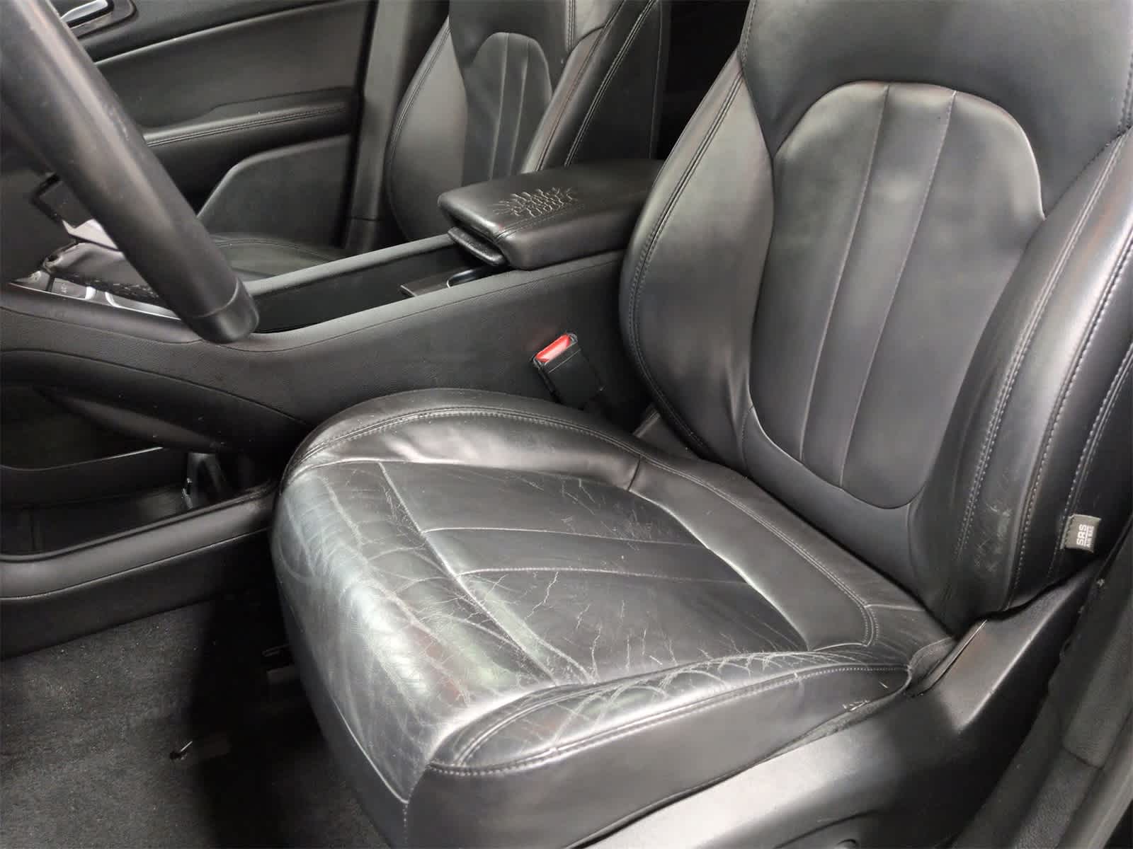 Thumbnail: 2015 Chrysler 200 - 17