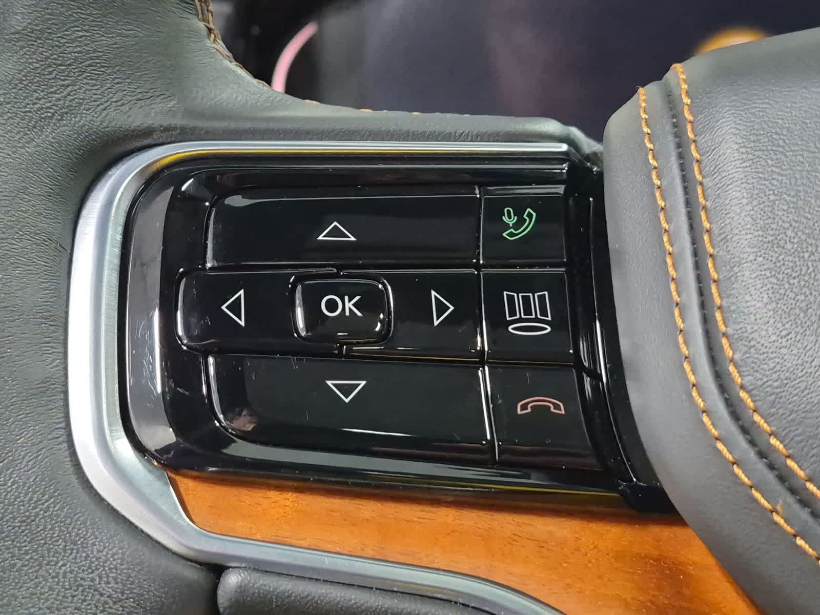 Thumbnail: 2022 Jeep Grand Wagoneer - 33