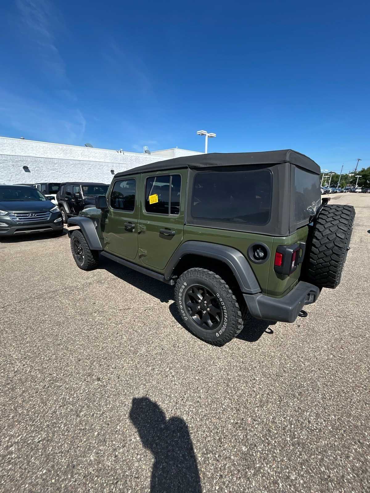 Thumbnail: 2021 Jeep Wrangler - 23