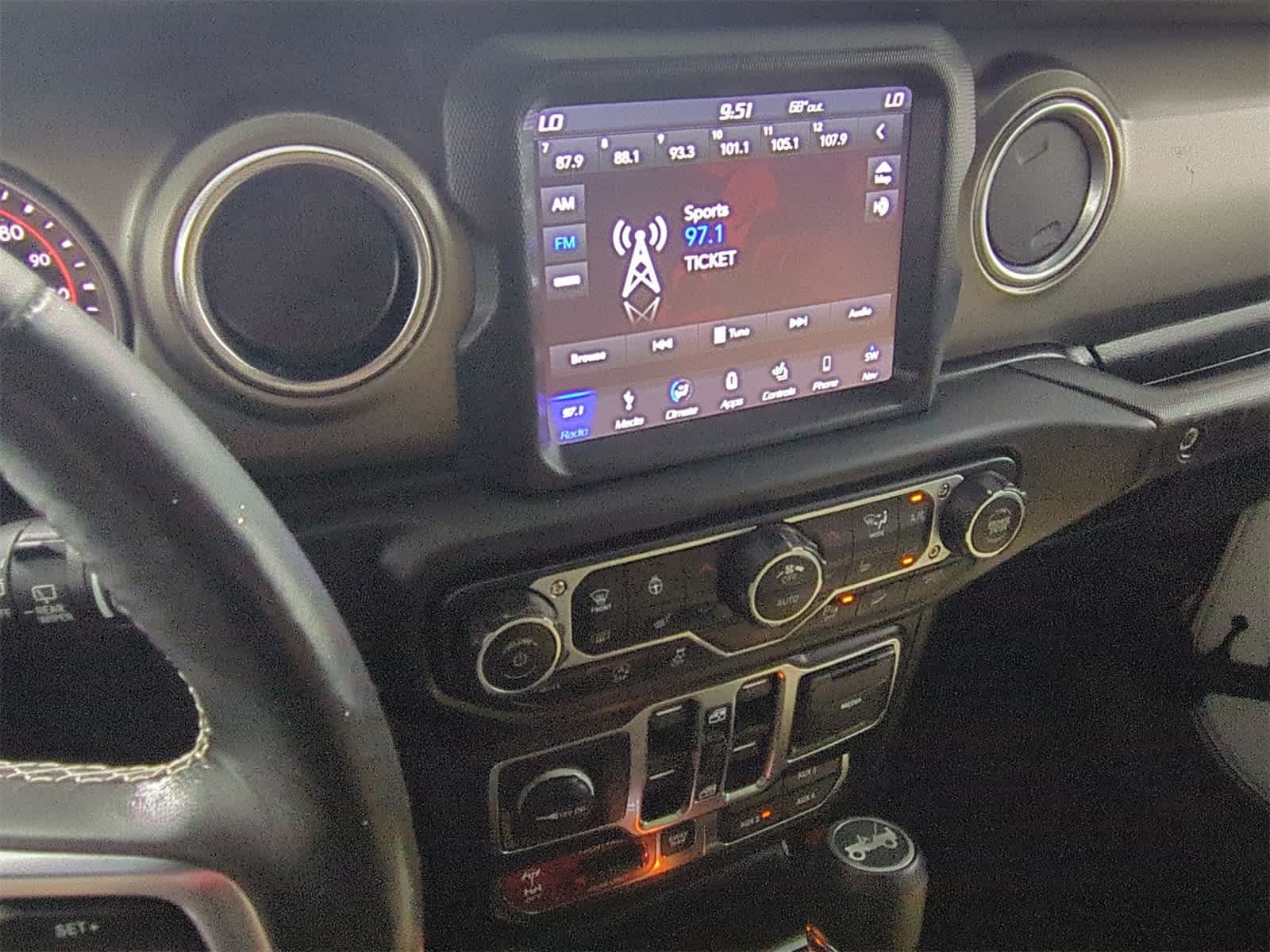 Thumbnail: 2018 Jeep Wrangler - 27