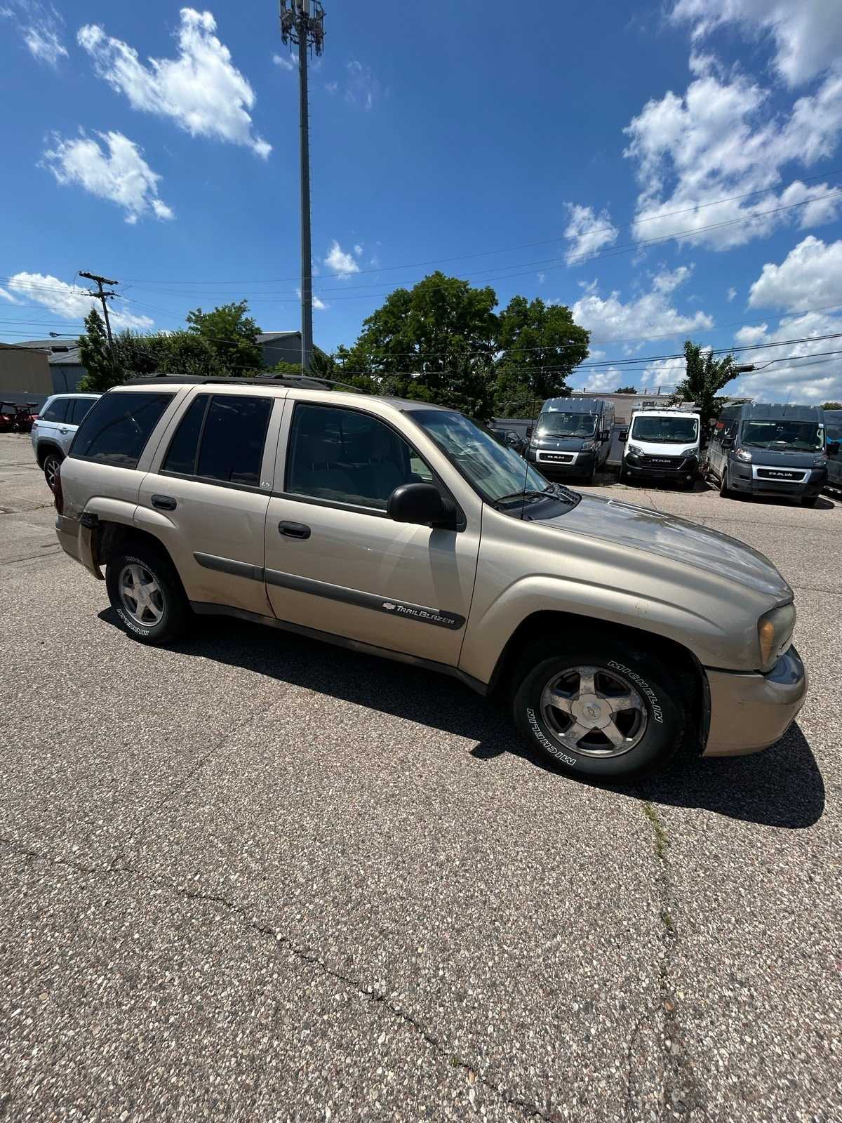 Thumbnail: 2004 Chevrolet TrailBlazer - 12