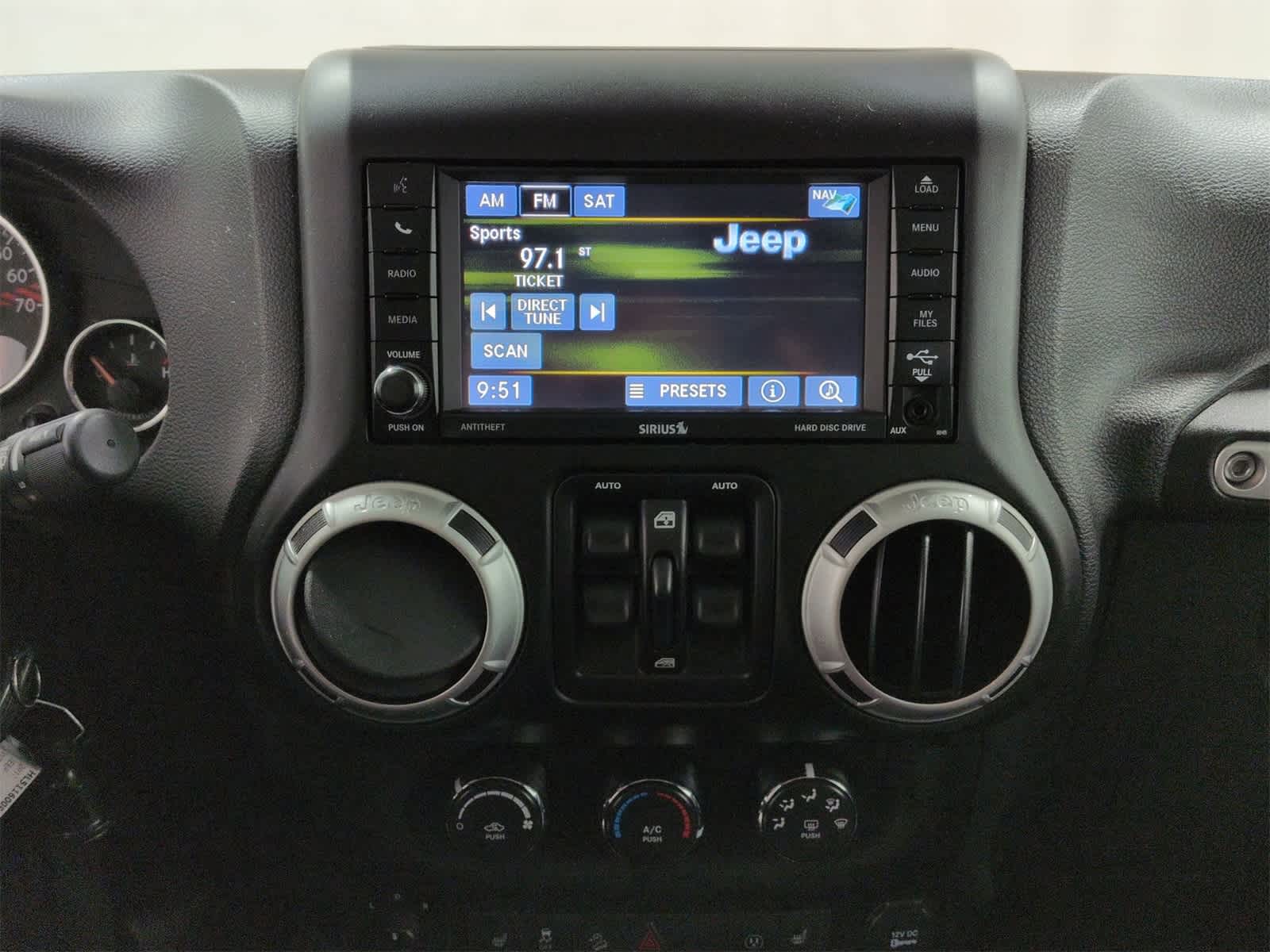 Thumbnail: 2017 Jeep Wrangler - 28