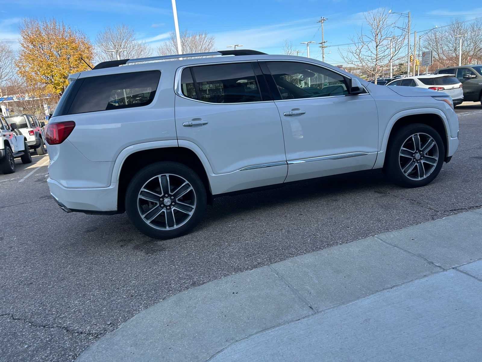 Thumbnail: 2019 GMC Acadia - 13