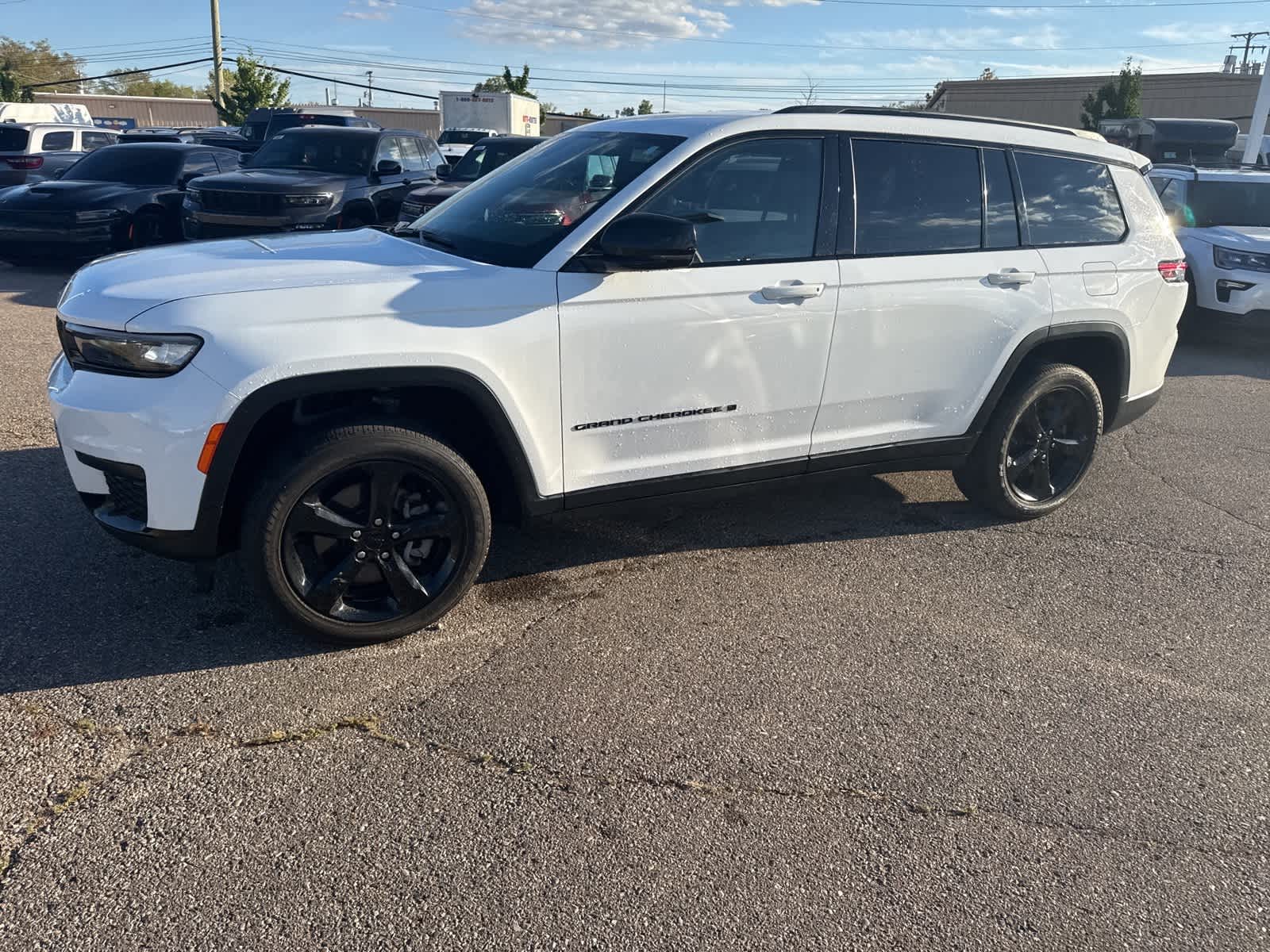 Thumbnail: 2023 Jeep Grand Cherokee L - 24