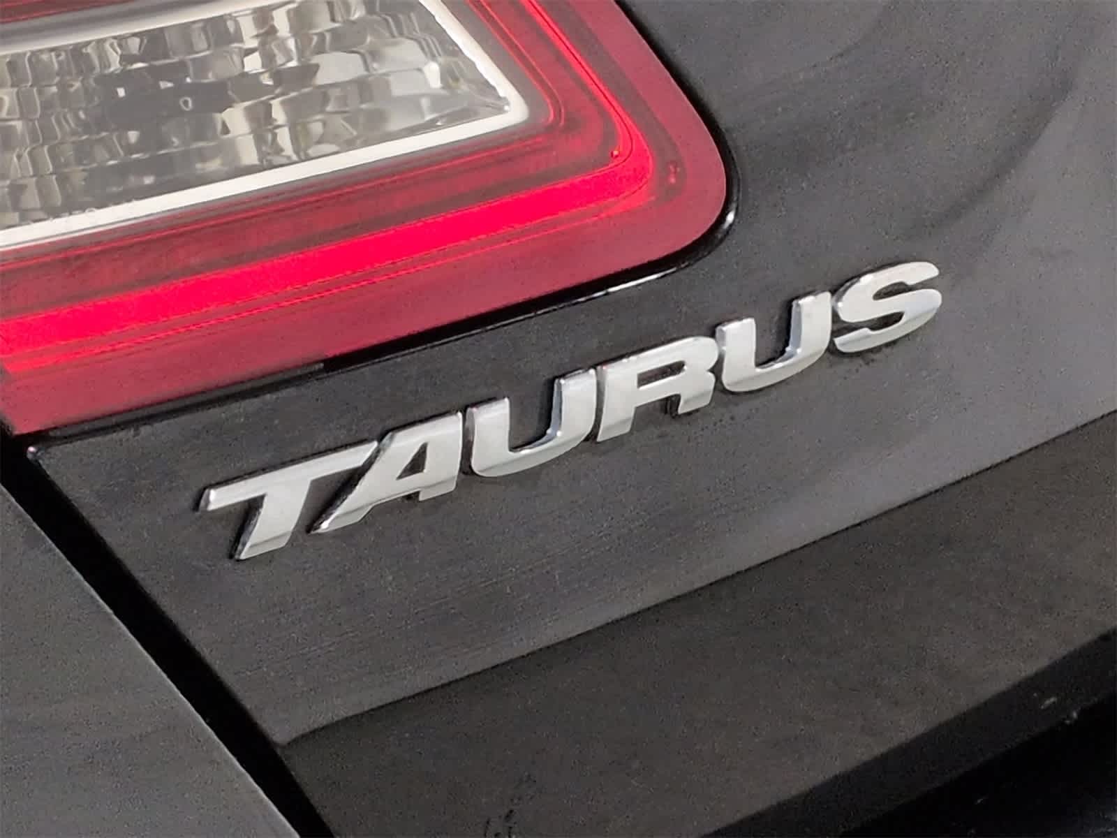 Thumbnail: 2016 Ford Taurus - 13