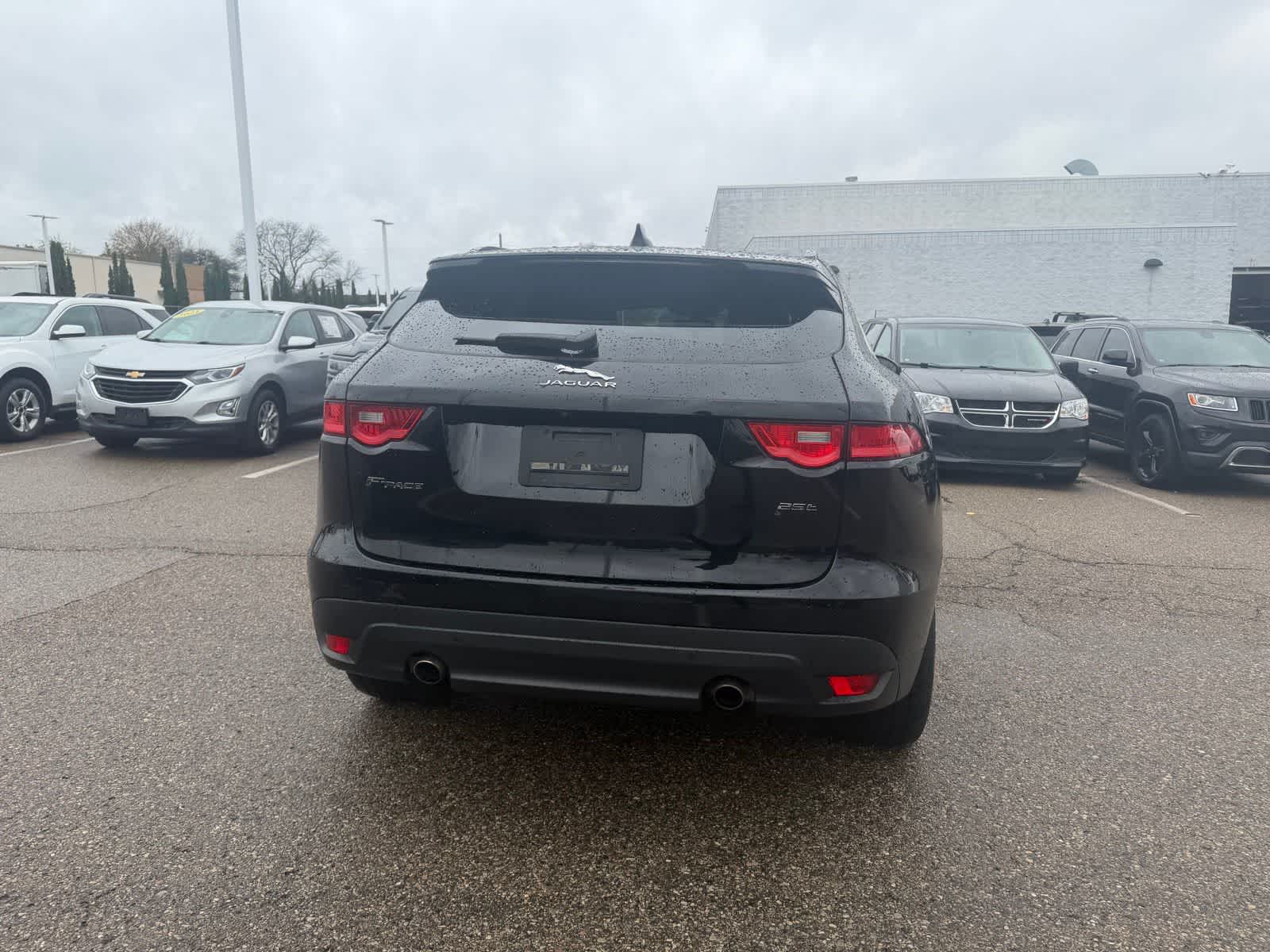 Thumbnail: 2019 Jaguar F-Pace - 25