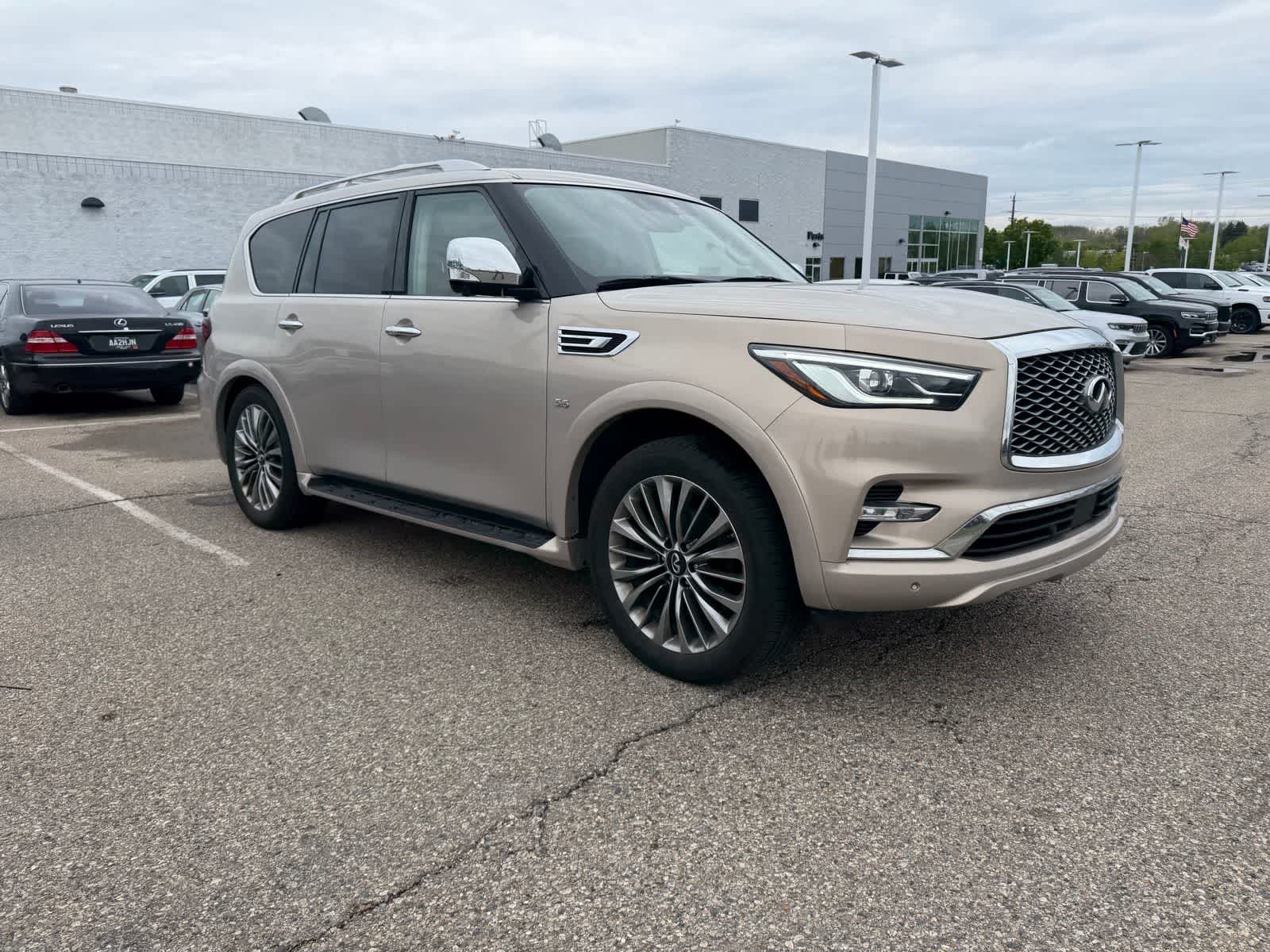 Thumbnail: 2019 INFINITI QX80 - 12
