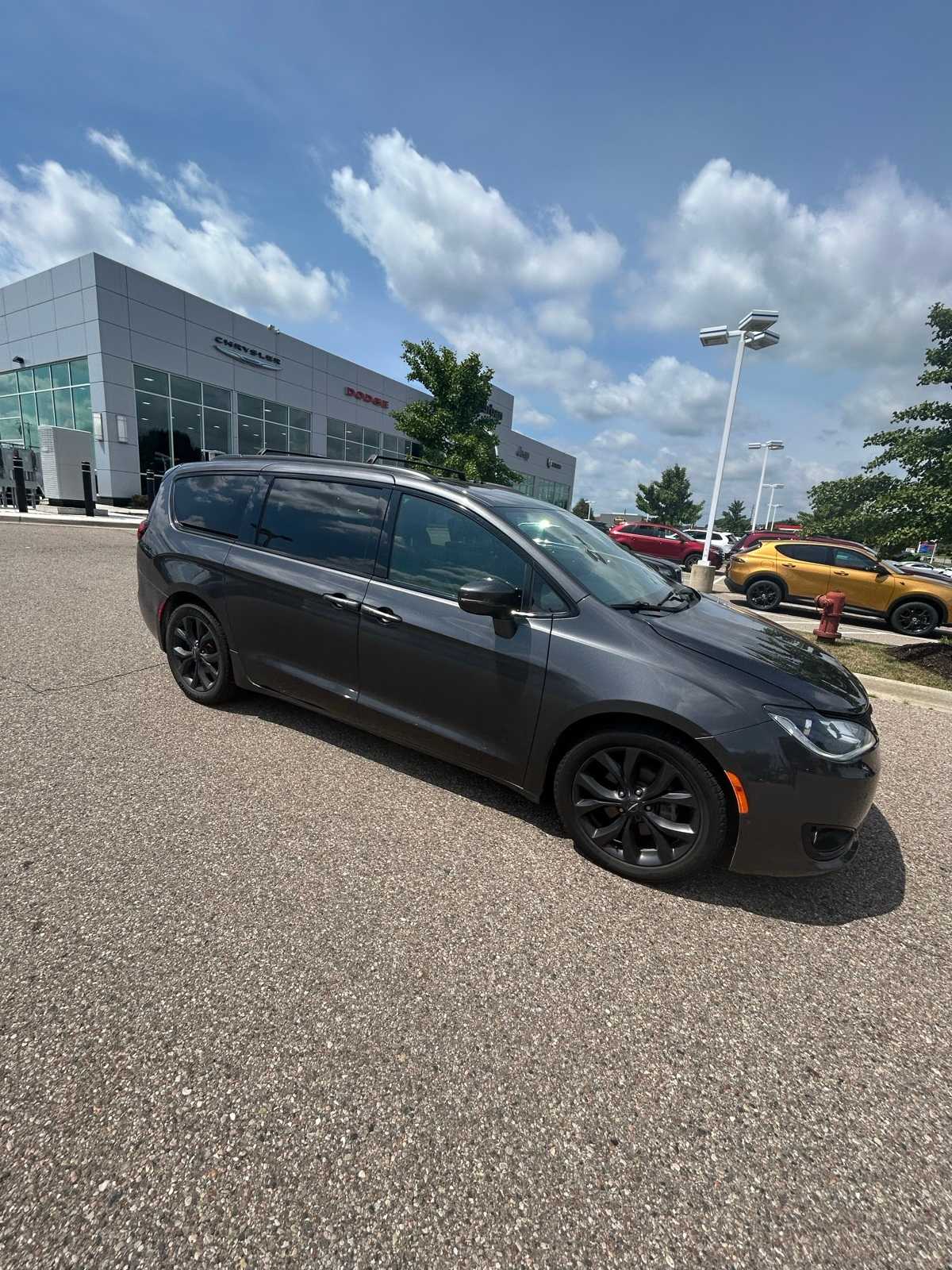 Thumbnail: 2019 Chrysler Pacifica - 12