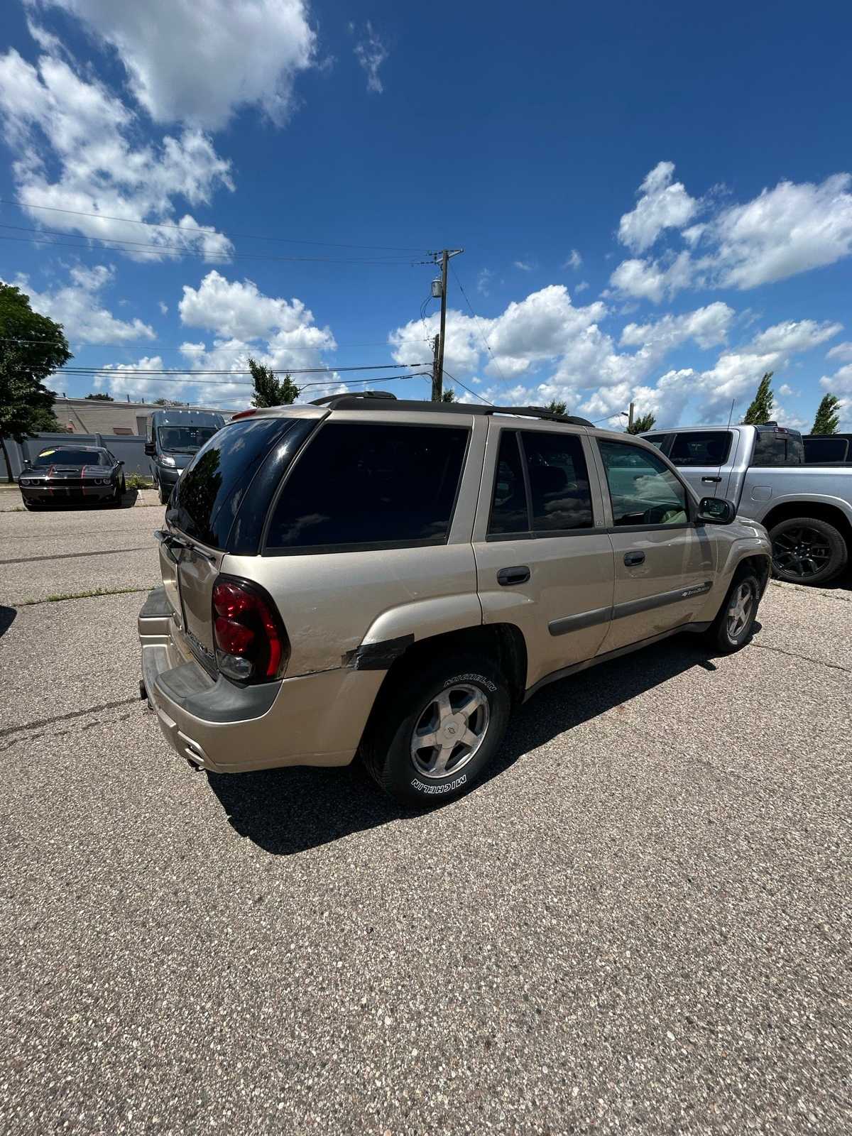Thumbnail: 2004 Chevrolet TrailBlazer - 18